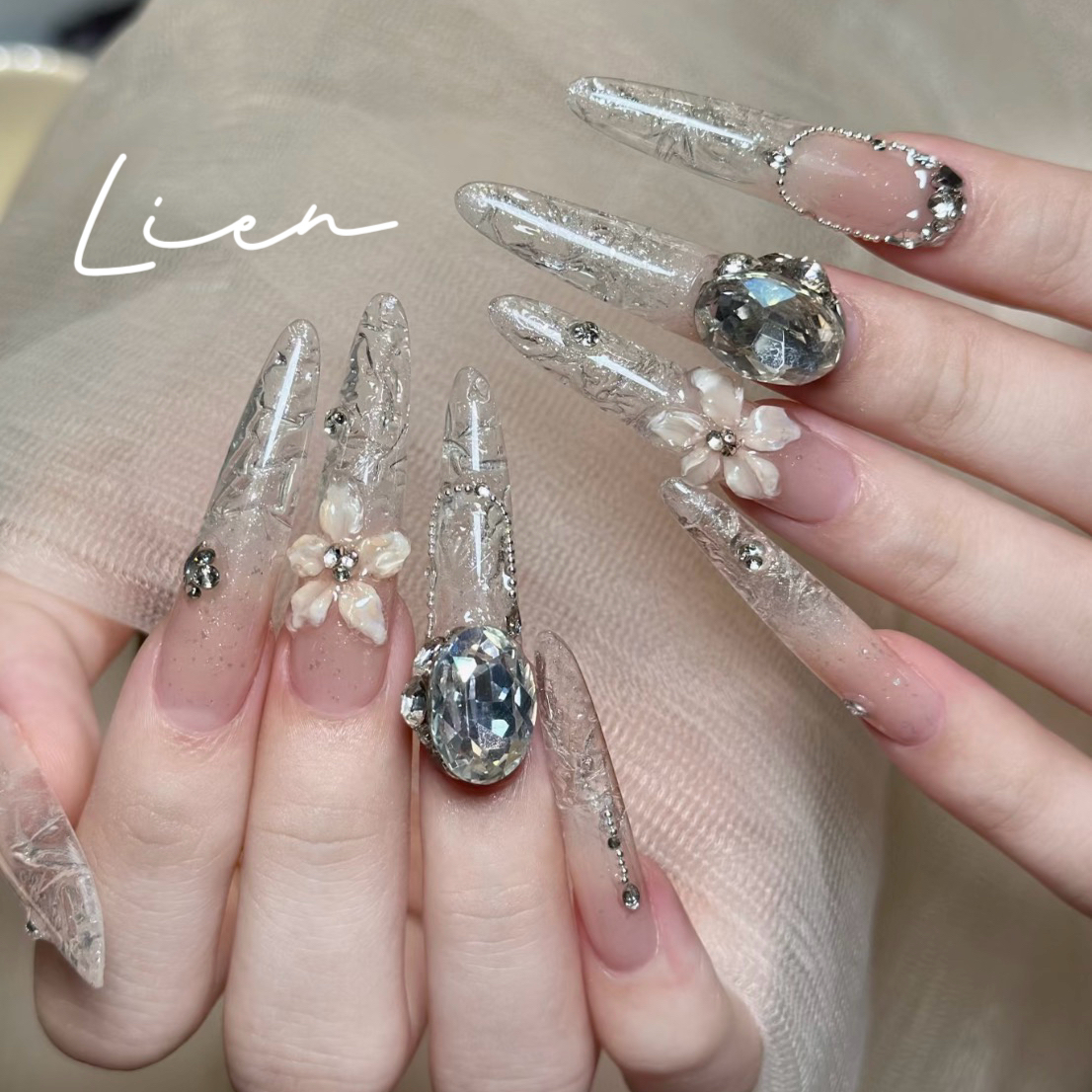 M_nails