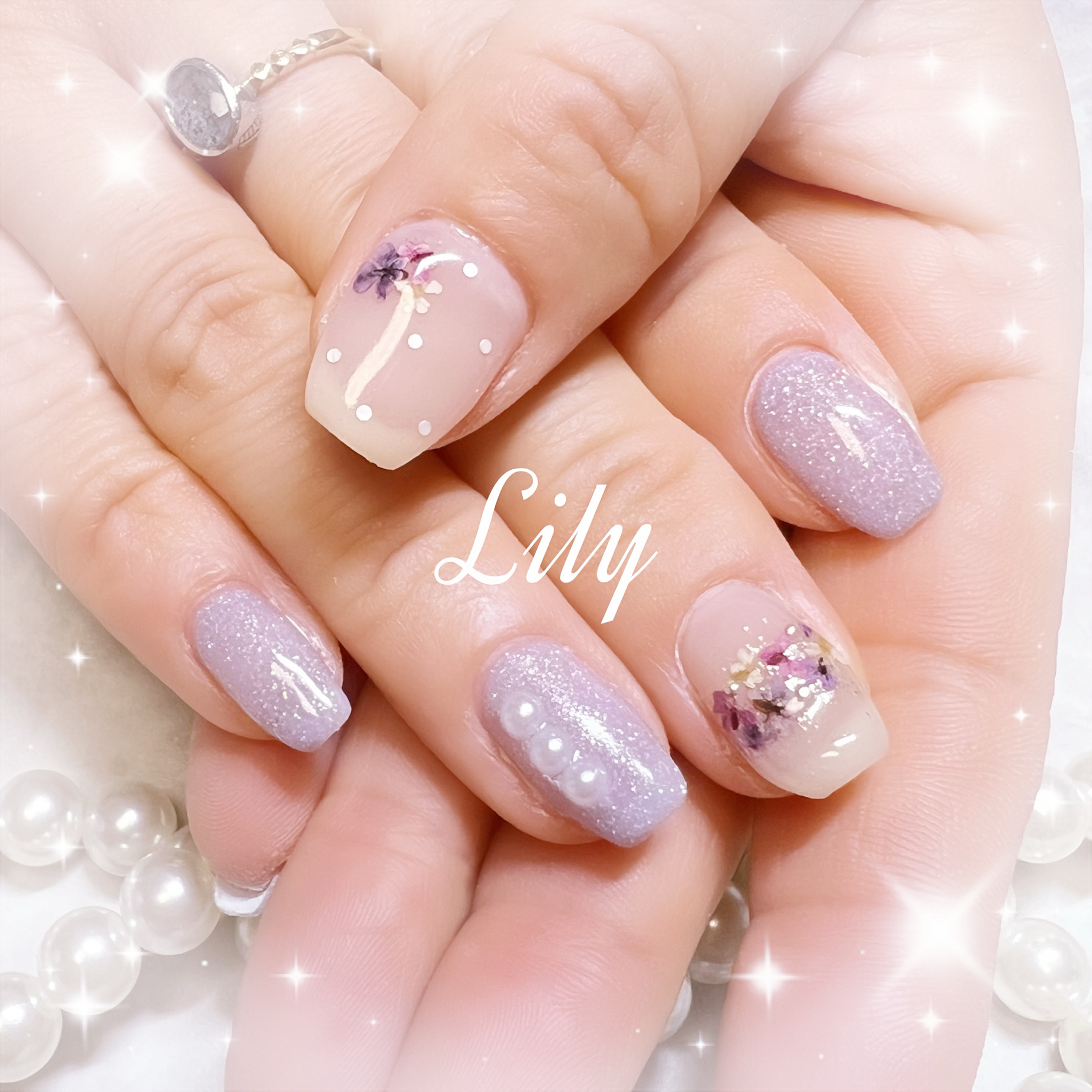 Lily.nail