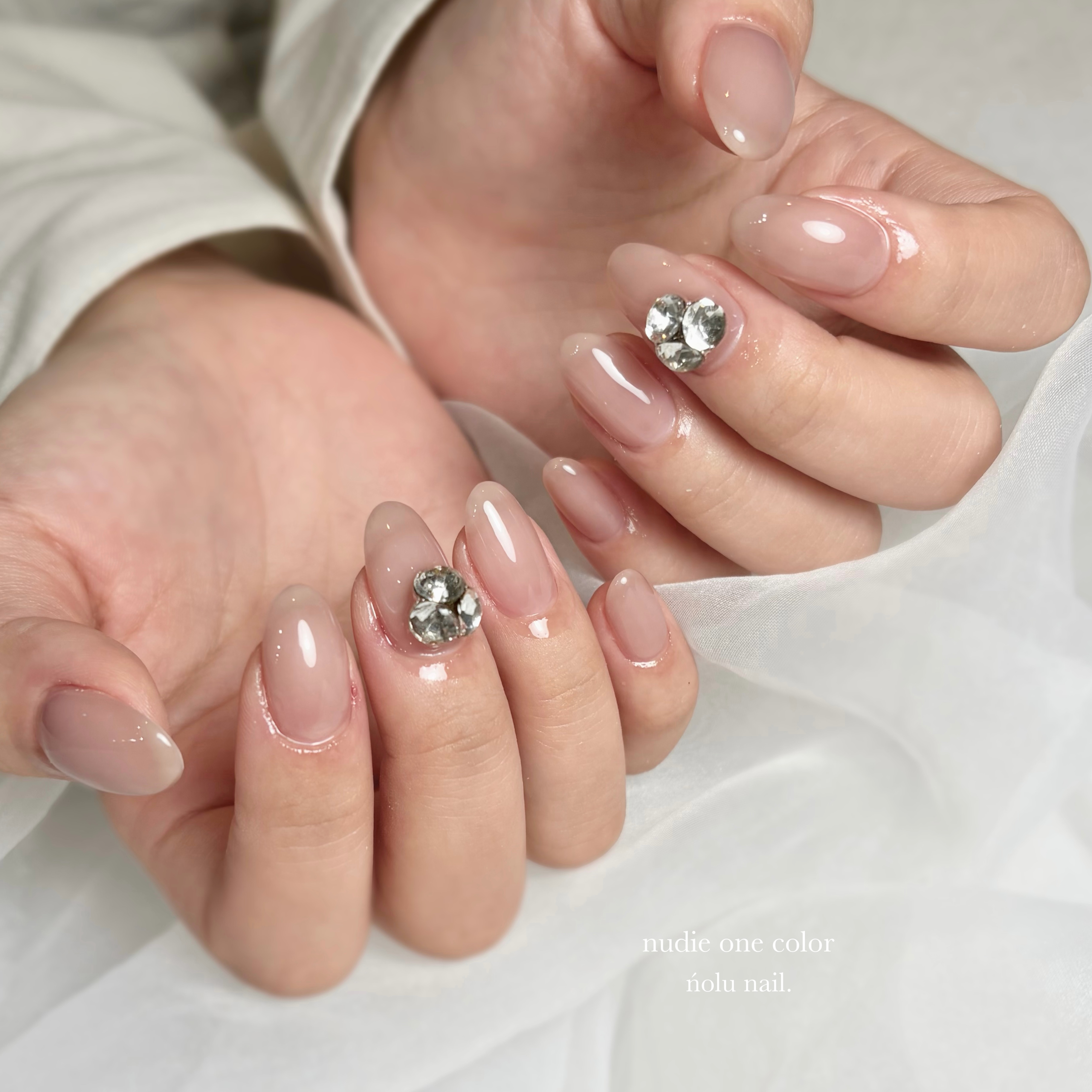 nolu_nail