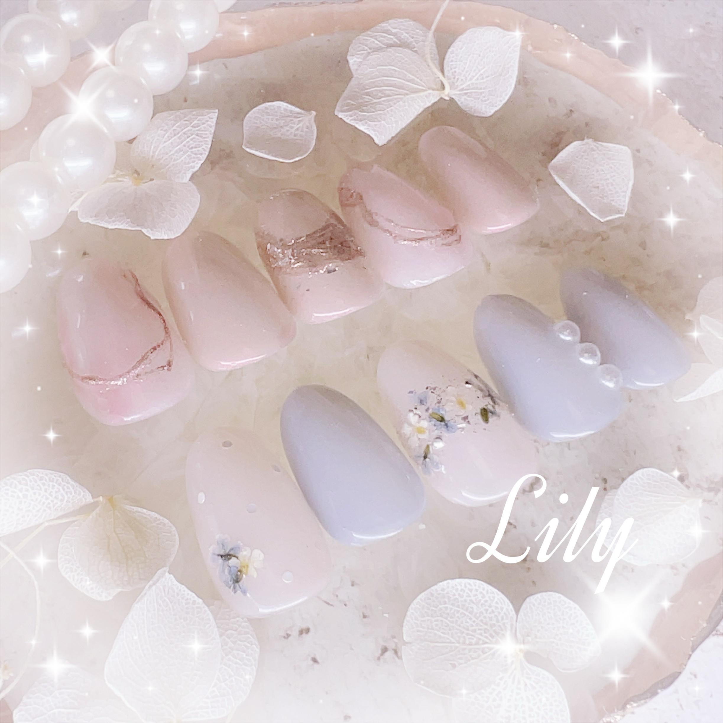 Lily.nail