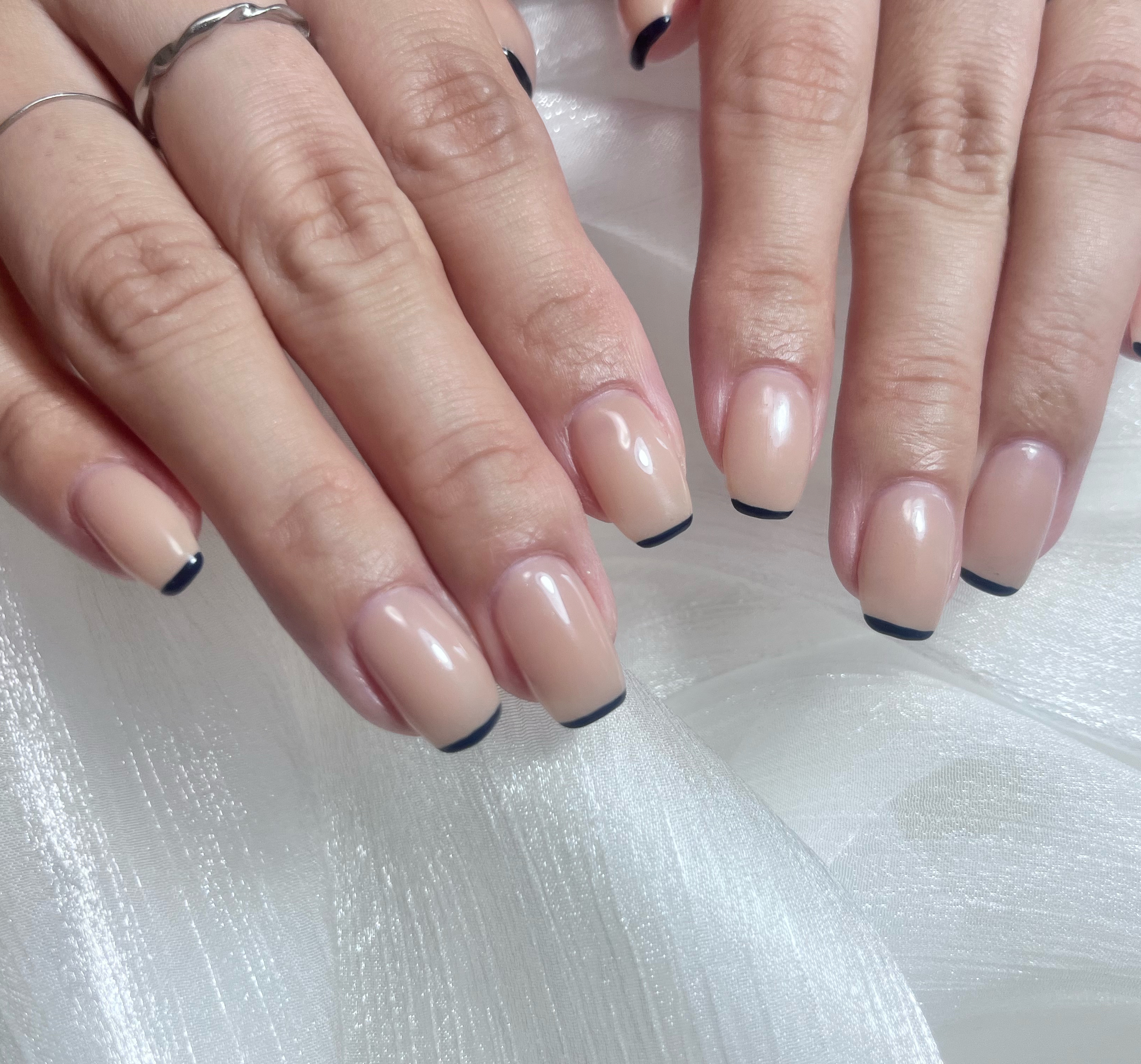 nail.plume