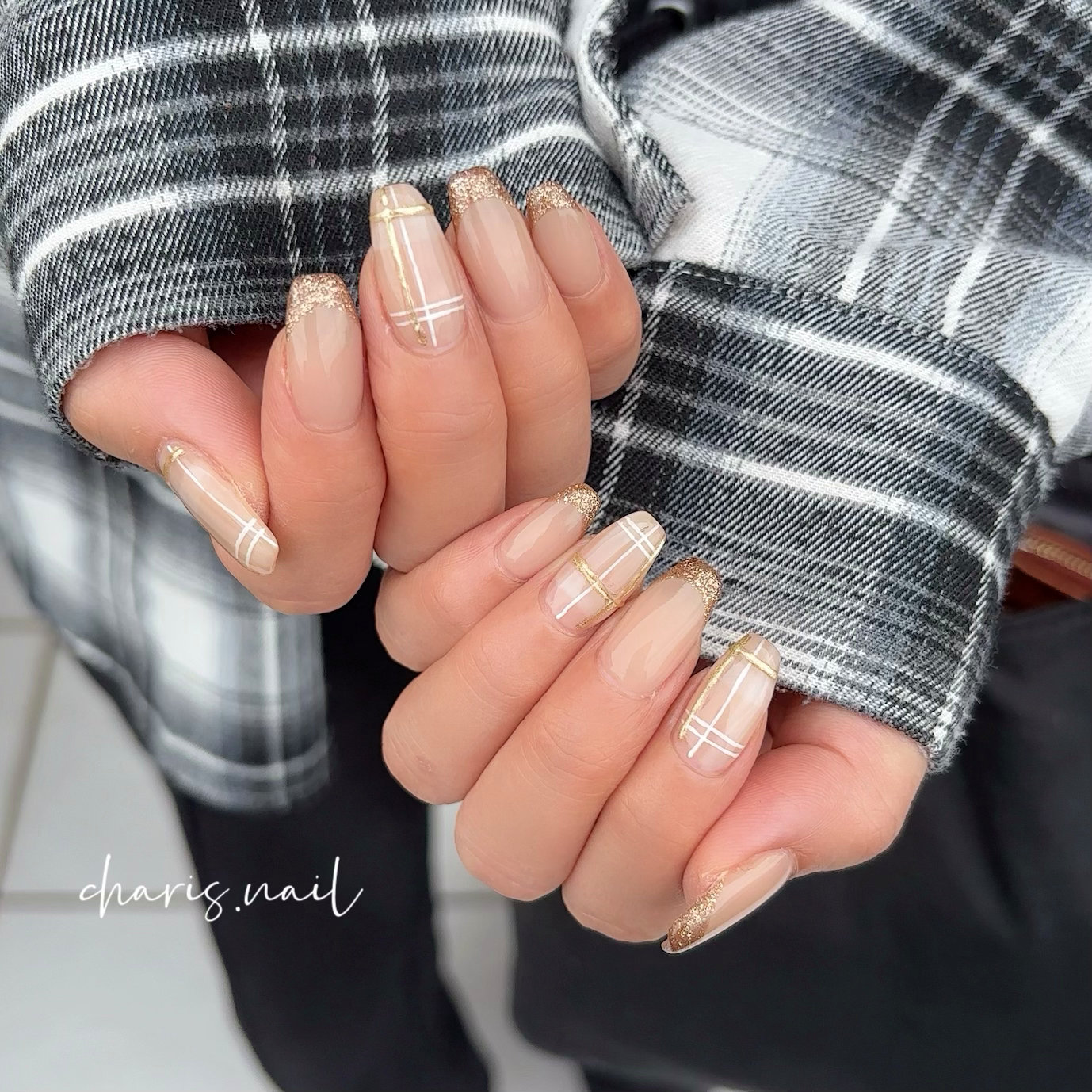 charis.nail