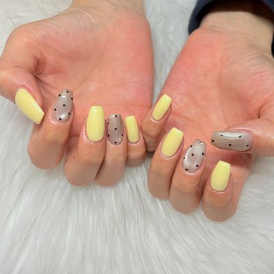 初回限定価格✨️セミデザインネイル(両手でデザイン4本)(他店オフ込み)