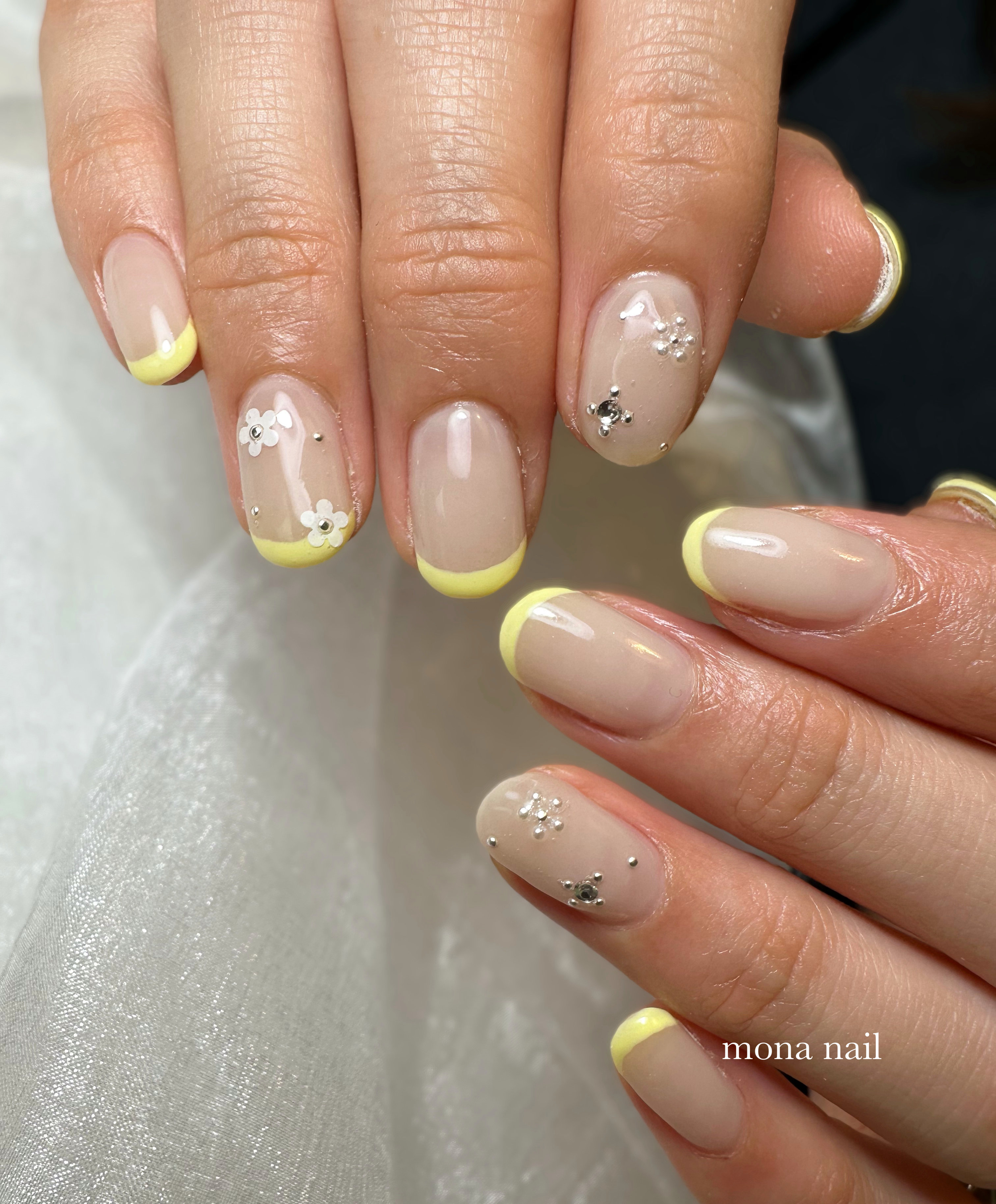 mona_salon