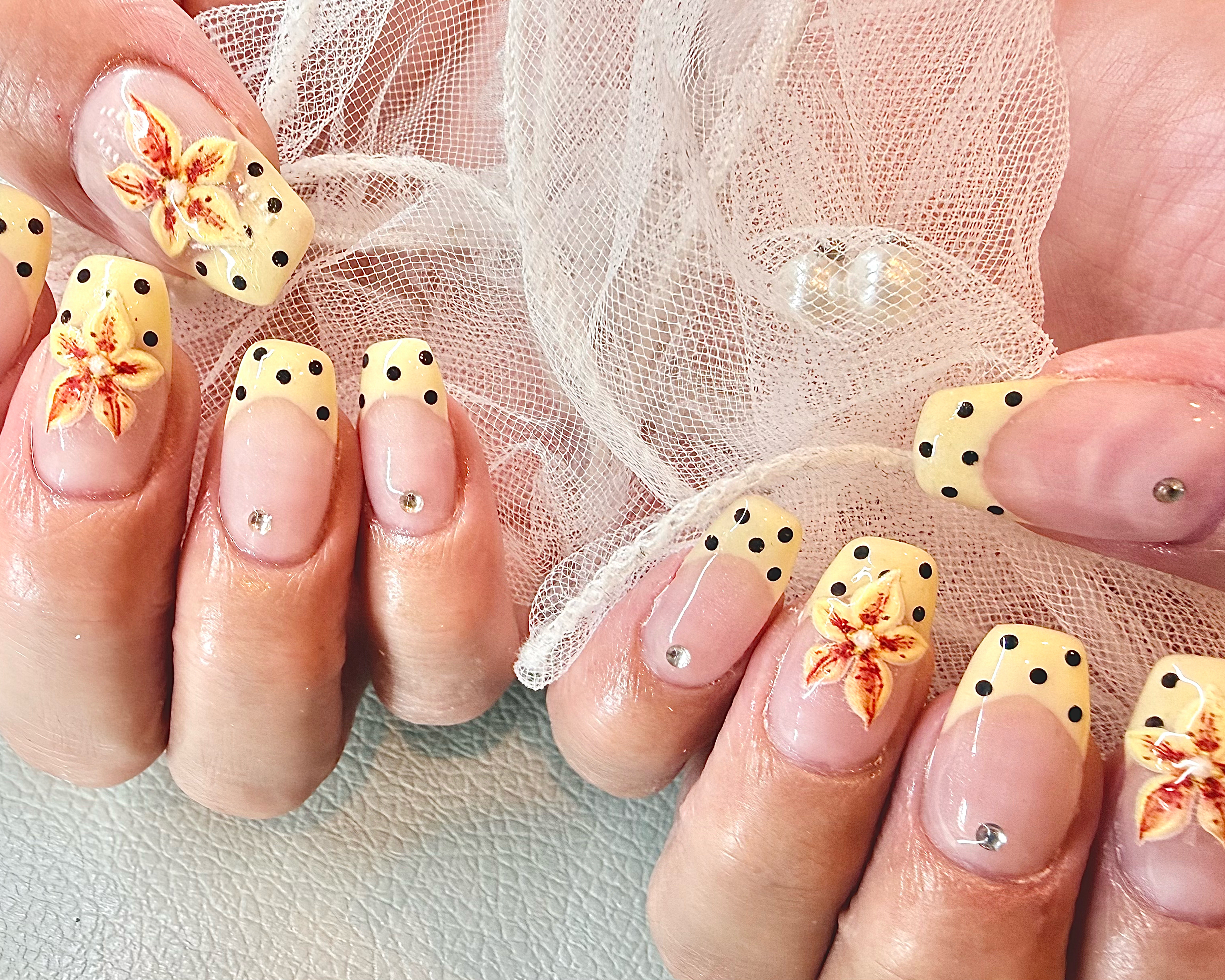 e.s_nail