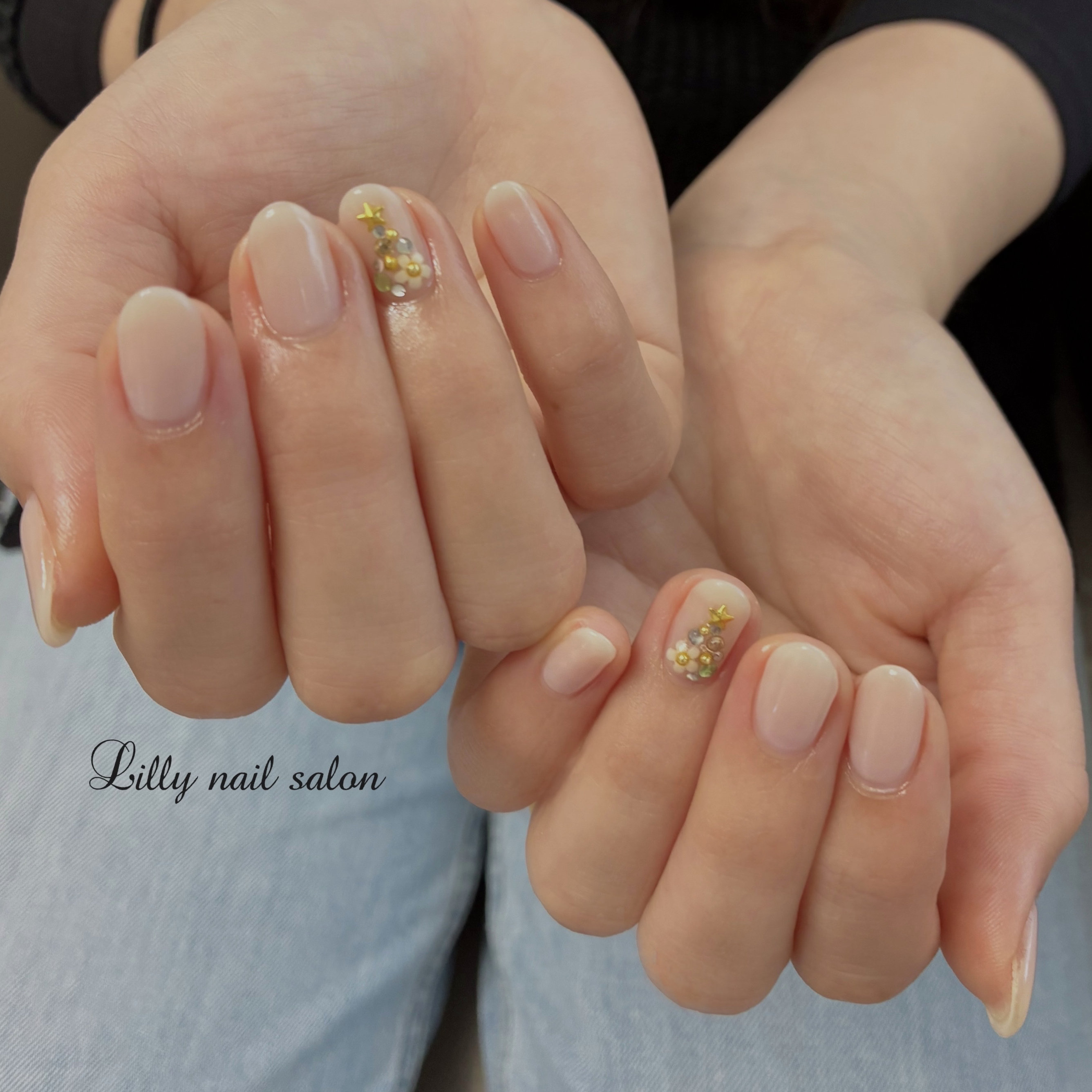 Lilly_nailsalon_Miku