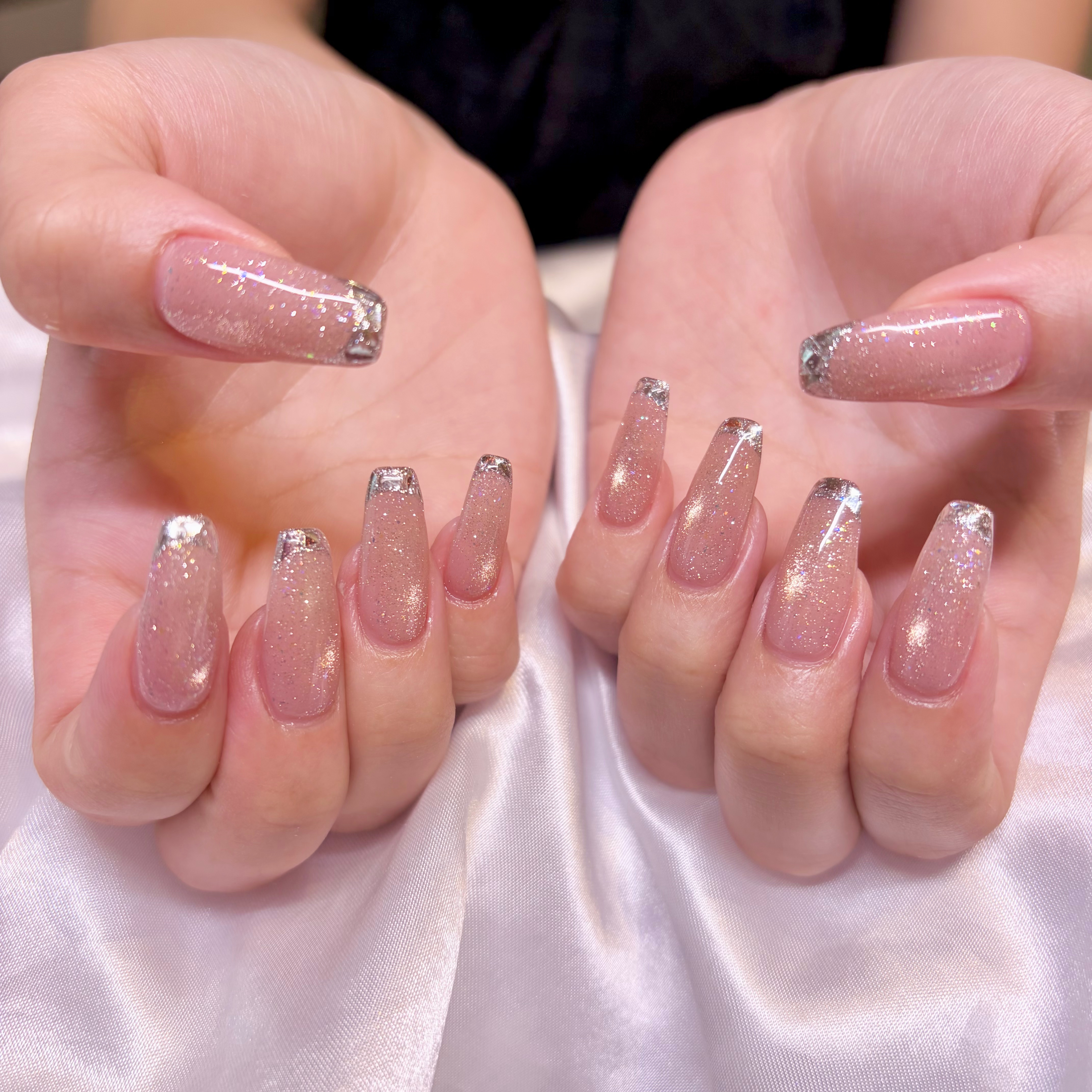 emu.nails