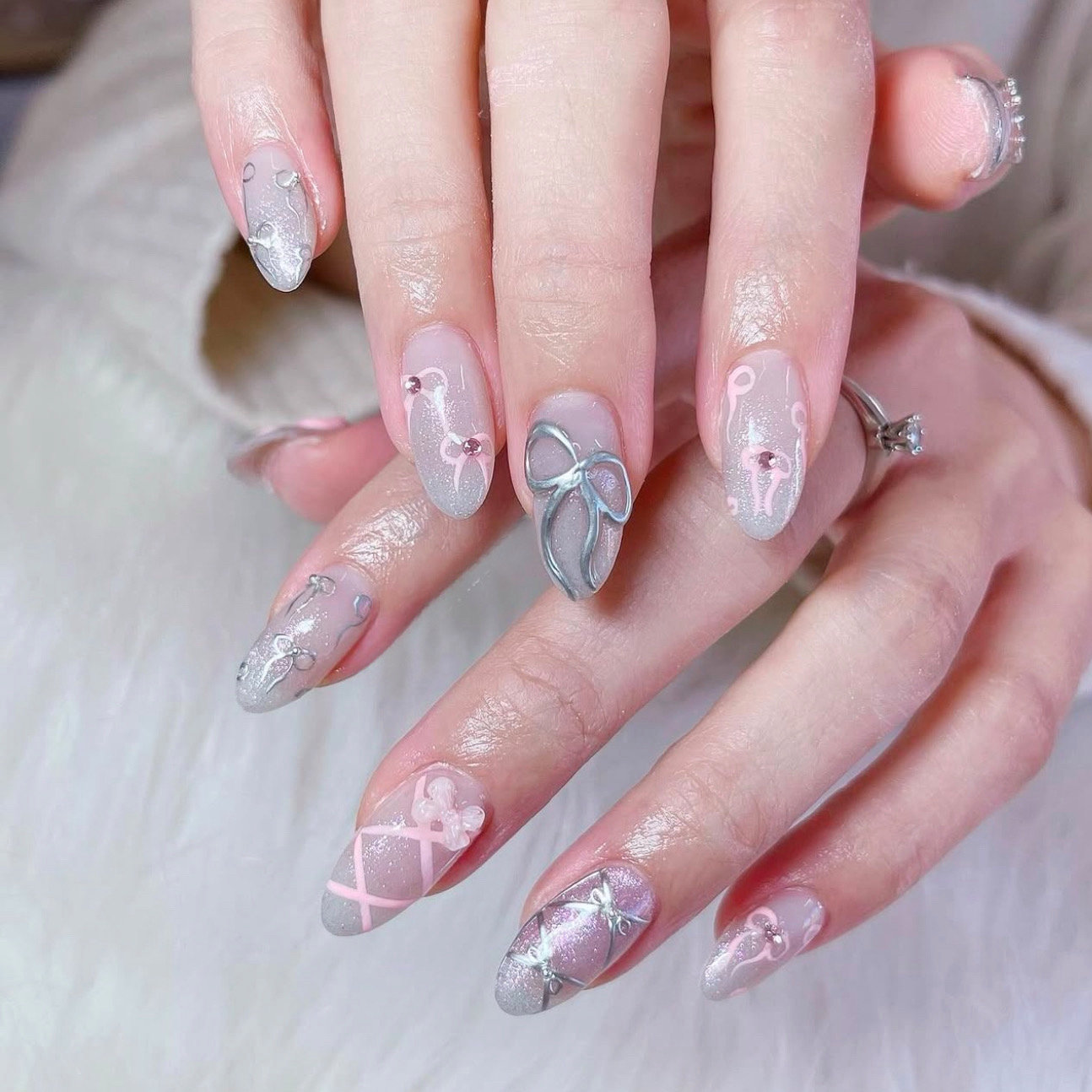Lyn.Nail