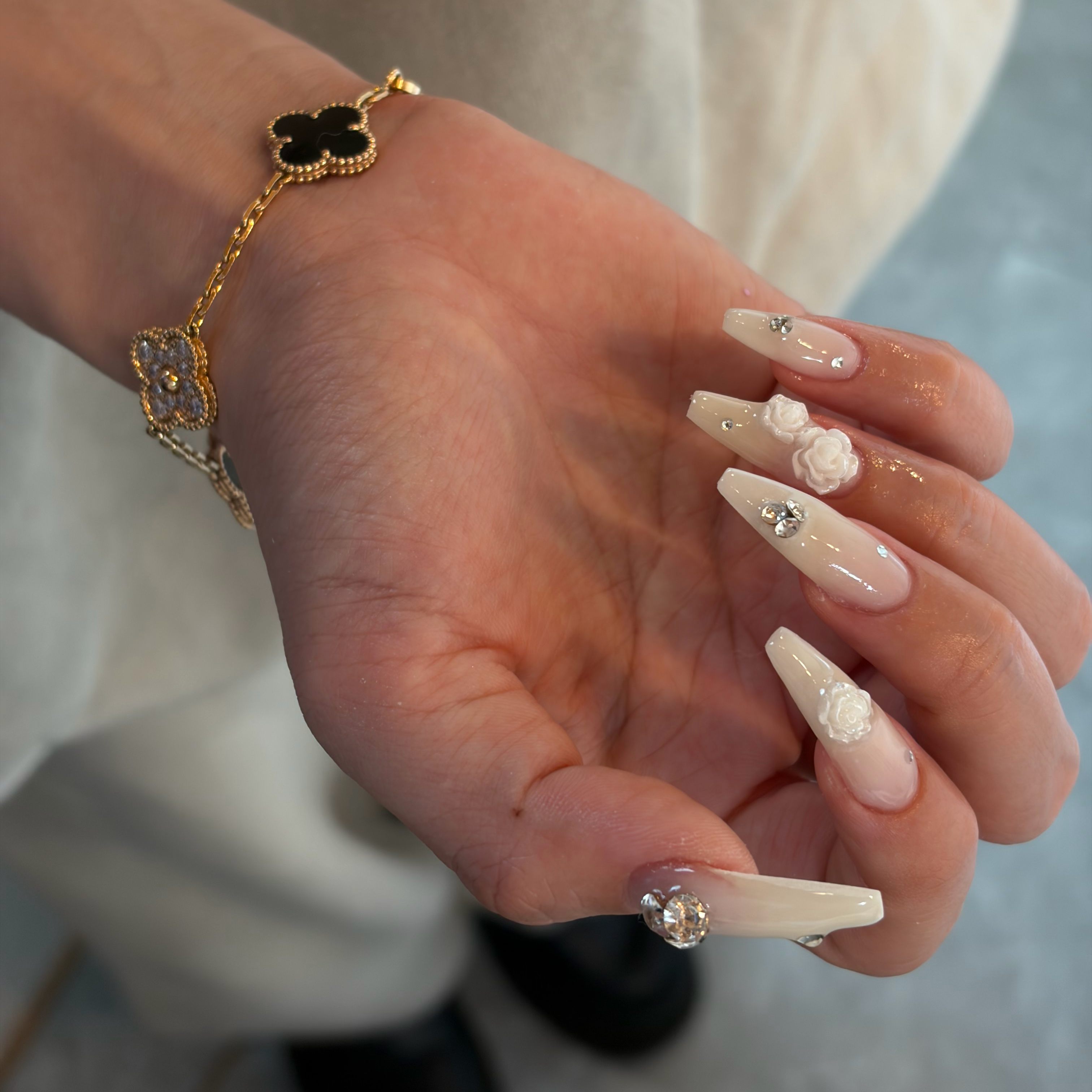 nails__mako