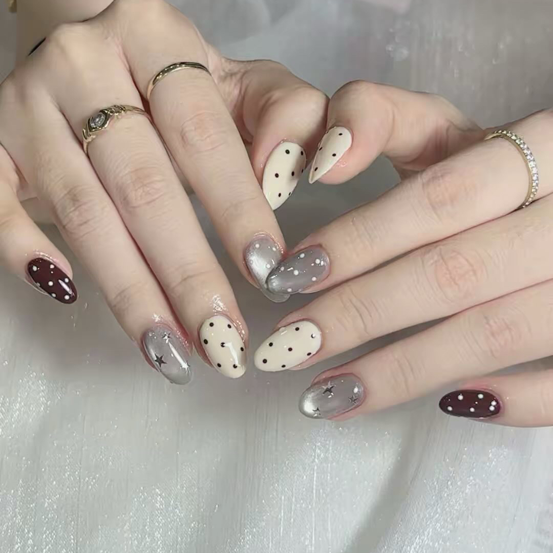 DAISY_NAIL_RISA