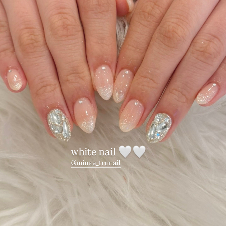 minae_trunail