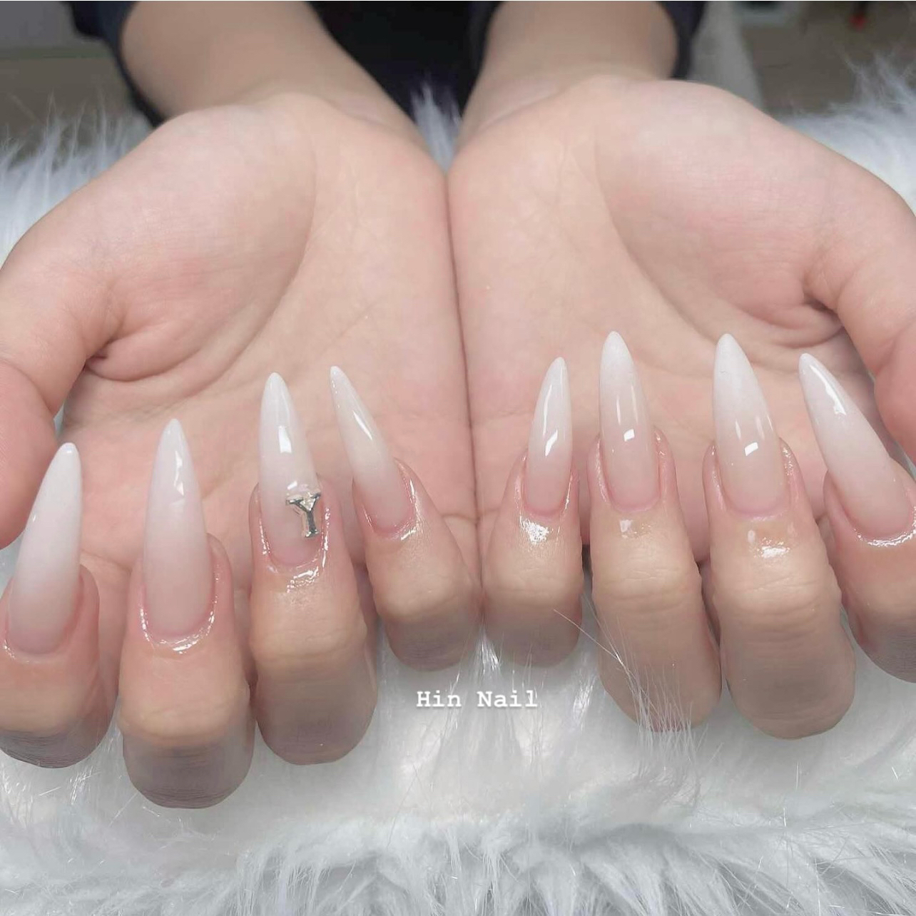 Hin_Nail