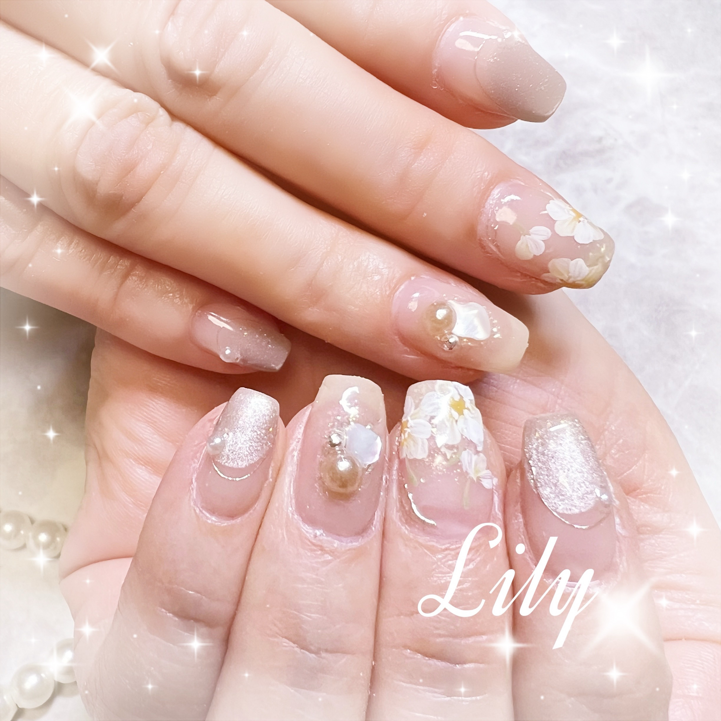 Lily.nail
