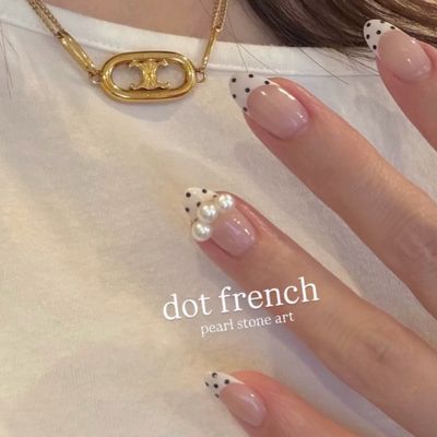 パーツ2つ無料✨️ドットフレンチ🩰🎀ネイル🫧