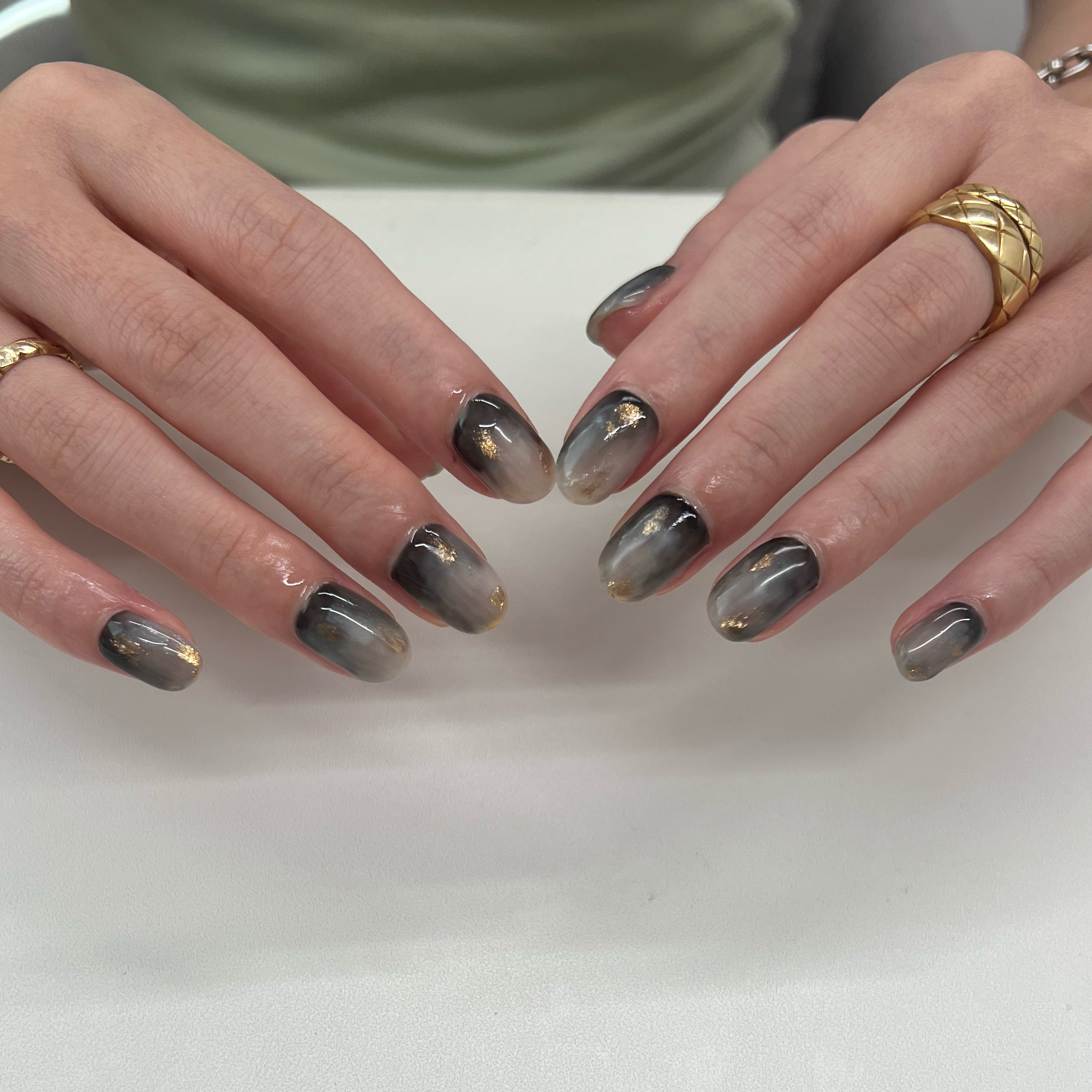 nail_gris