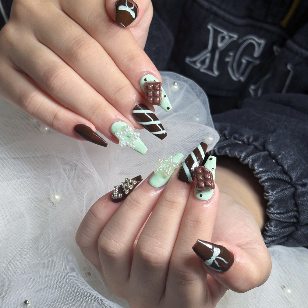 Zunie_hani_nail