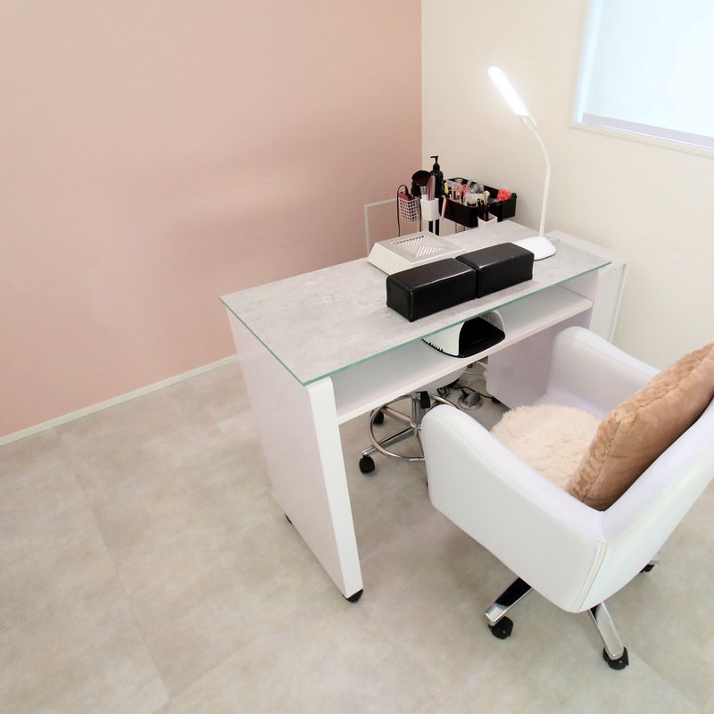 Nail salon ∞