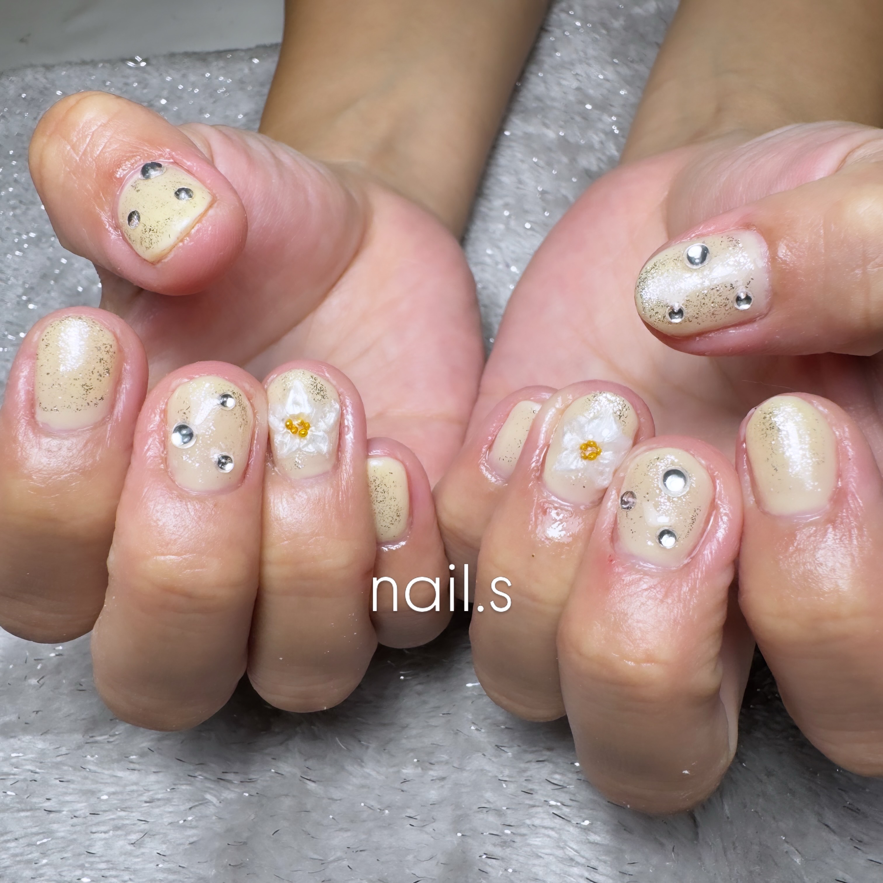 nail.s