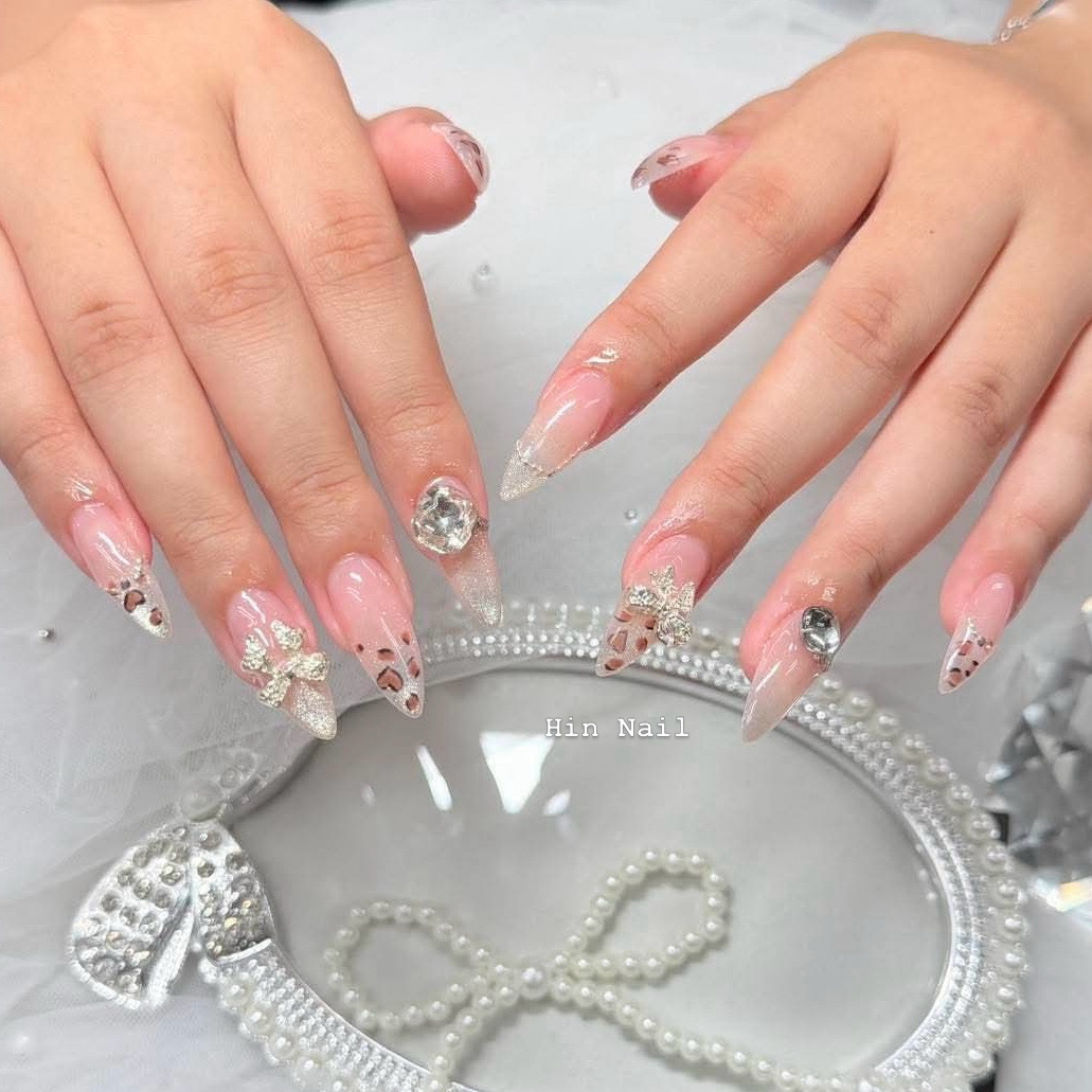 Hin_Nail
