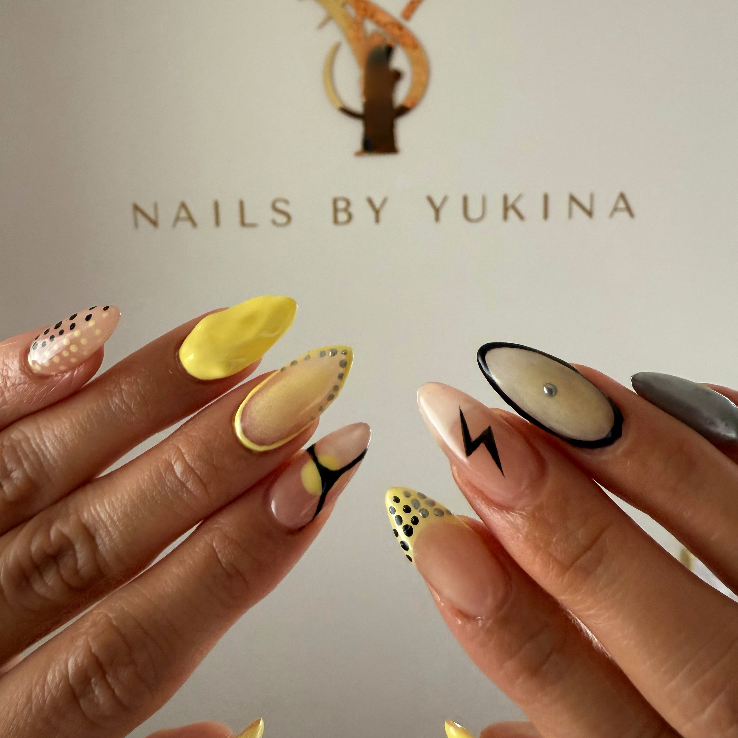 THE.NAIL.BAR