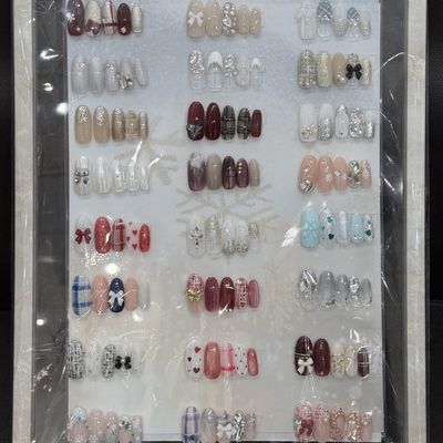 【冬定額ネイル☆】とっても可愛いシーズンネイルはこちら☆
