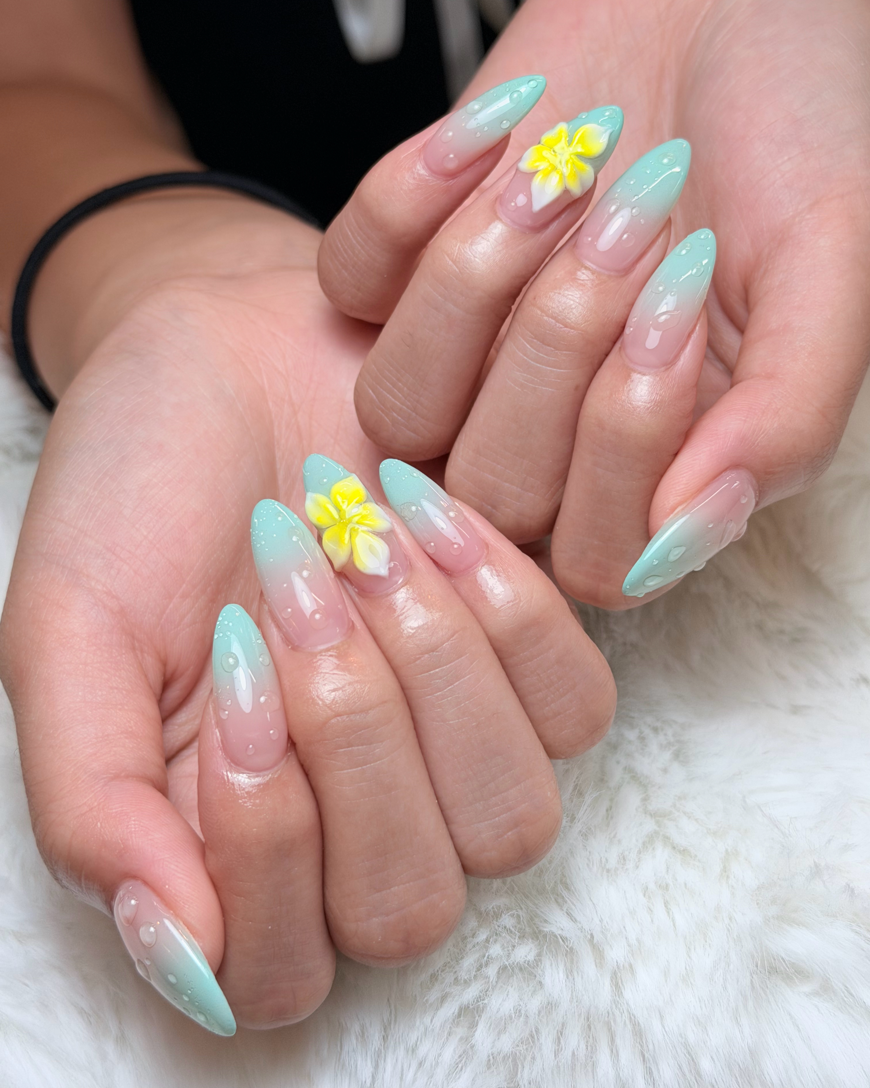 Hine_RibonNail
