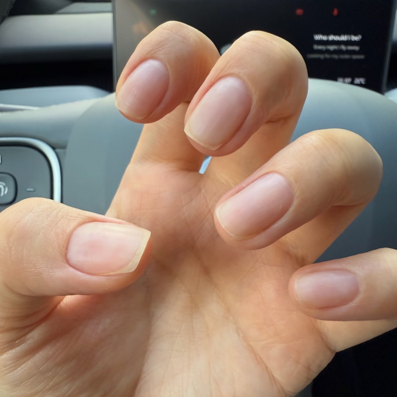 Nail_riona