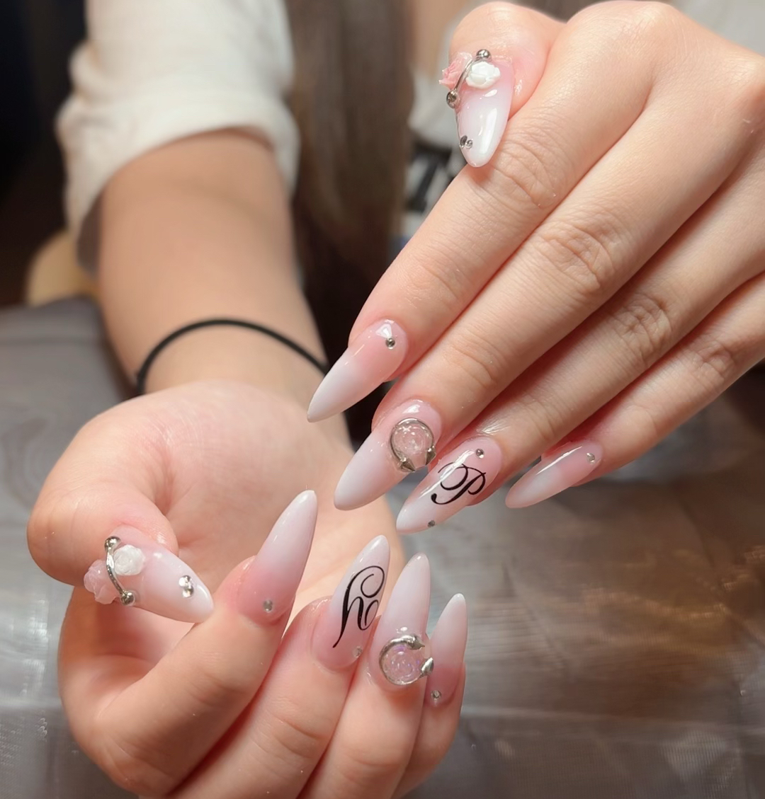 DAISY_NAIL_MIA