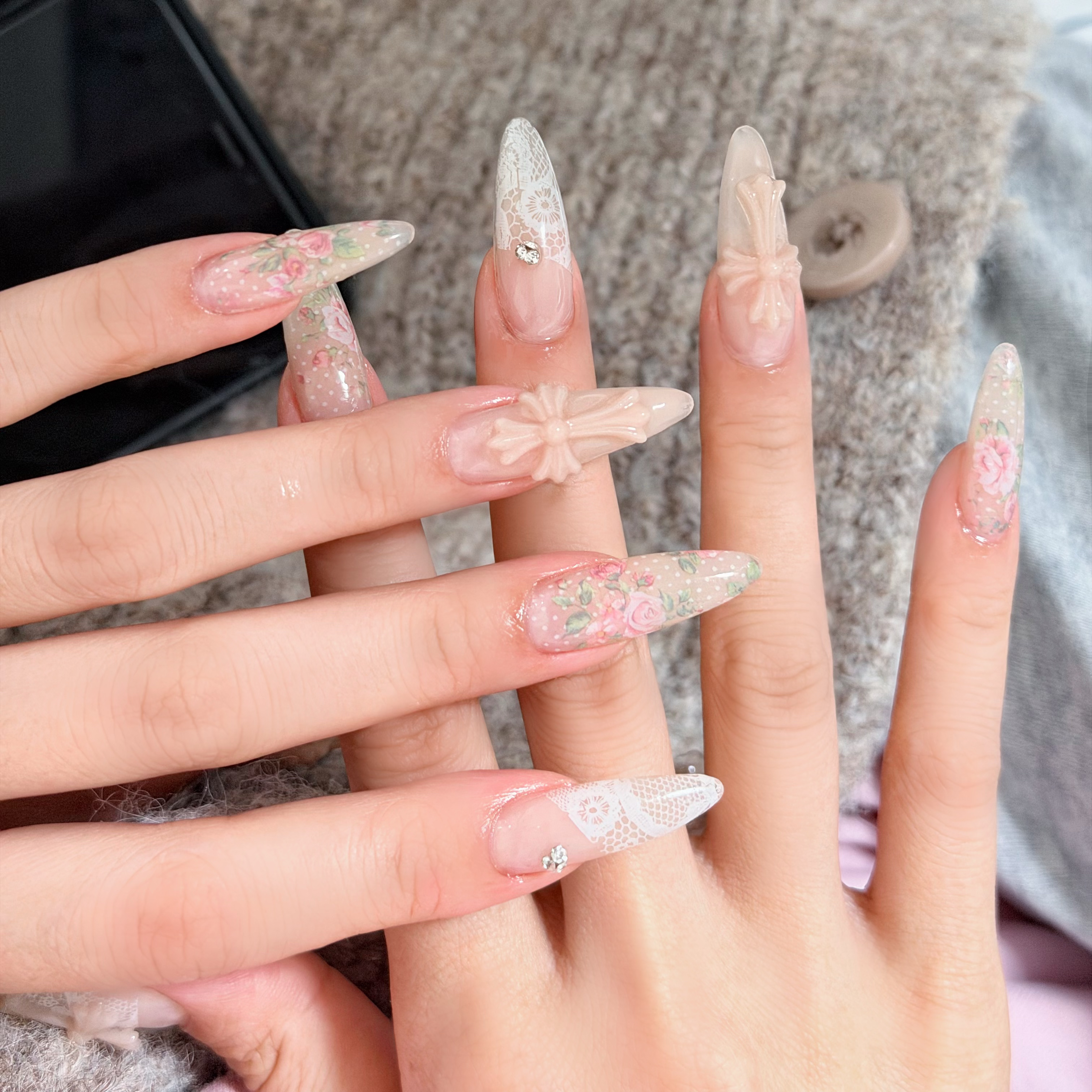 Ublue_Nail