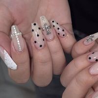 hin_nails