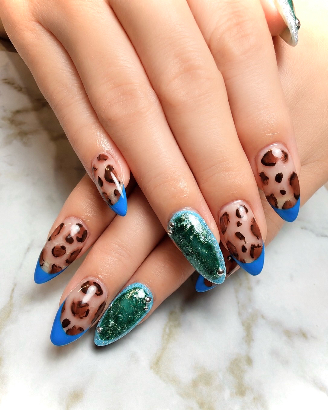 NailRoom__LINO