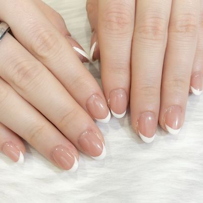 フレンチネイル《削らないベースジェル使用》