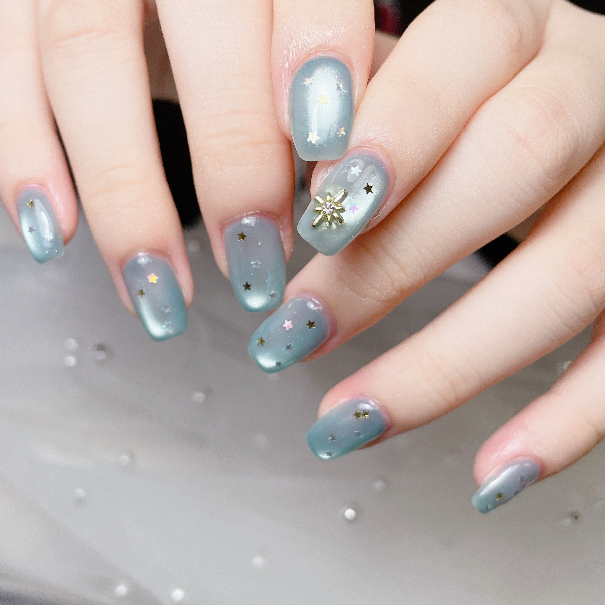 Tiara_nail_mari