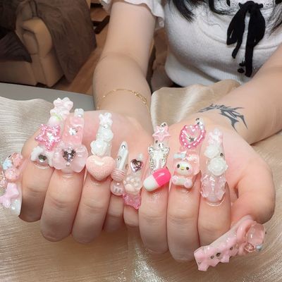 【オフのみ】ゴテゴテなスカルプ、長さだし、ジェルで3dとパーツ沢山の方