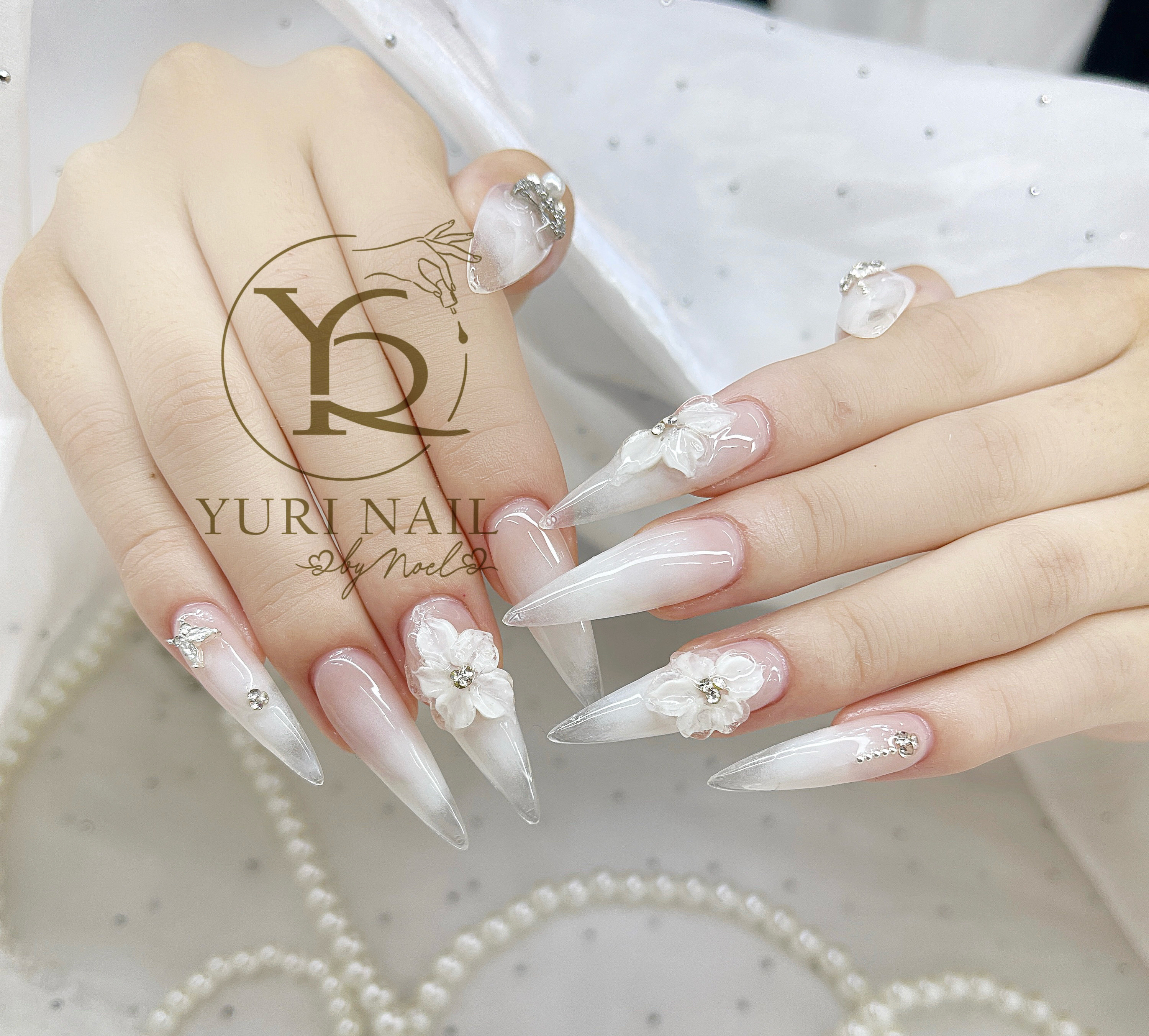 Yuri_nail_Anh