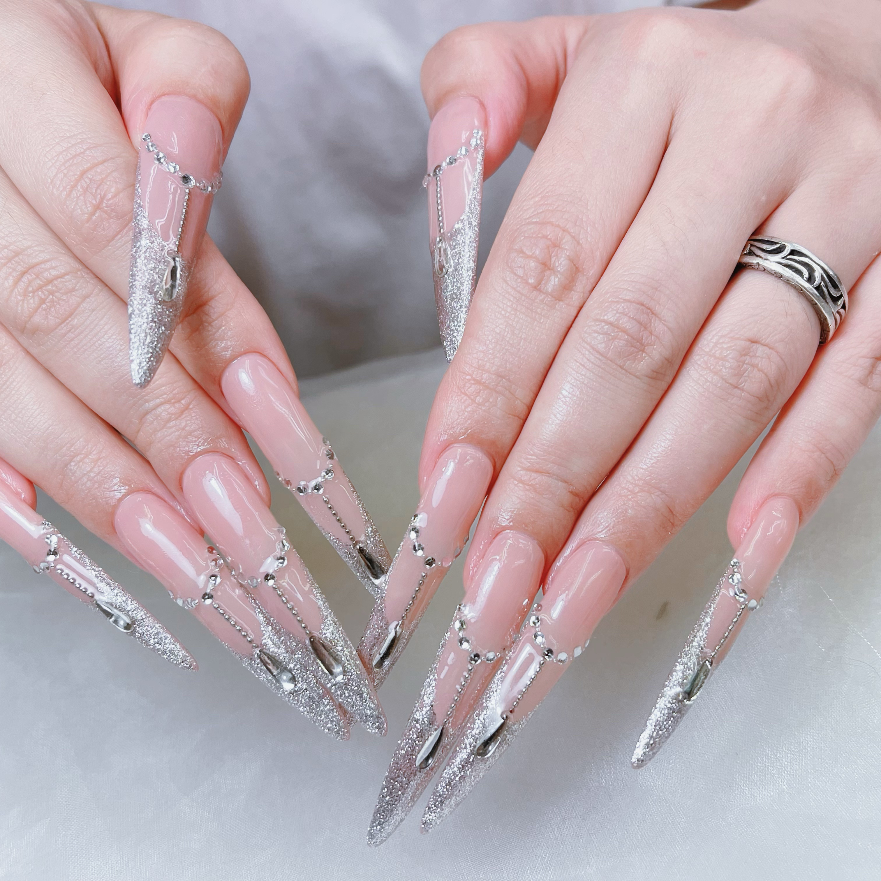 Bloom_Nail