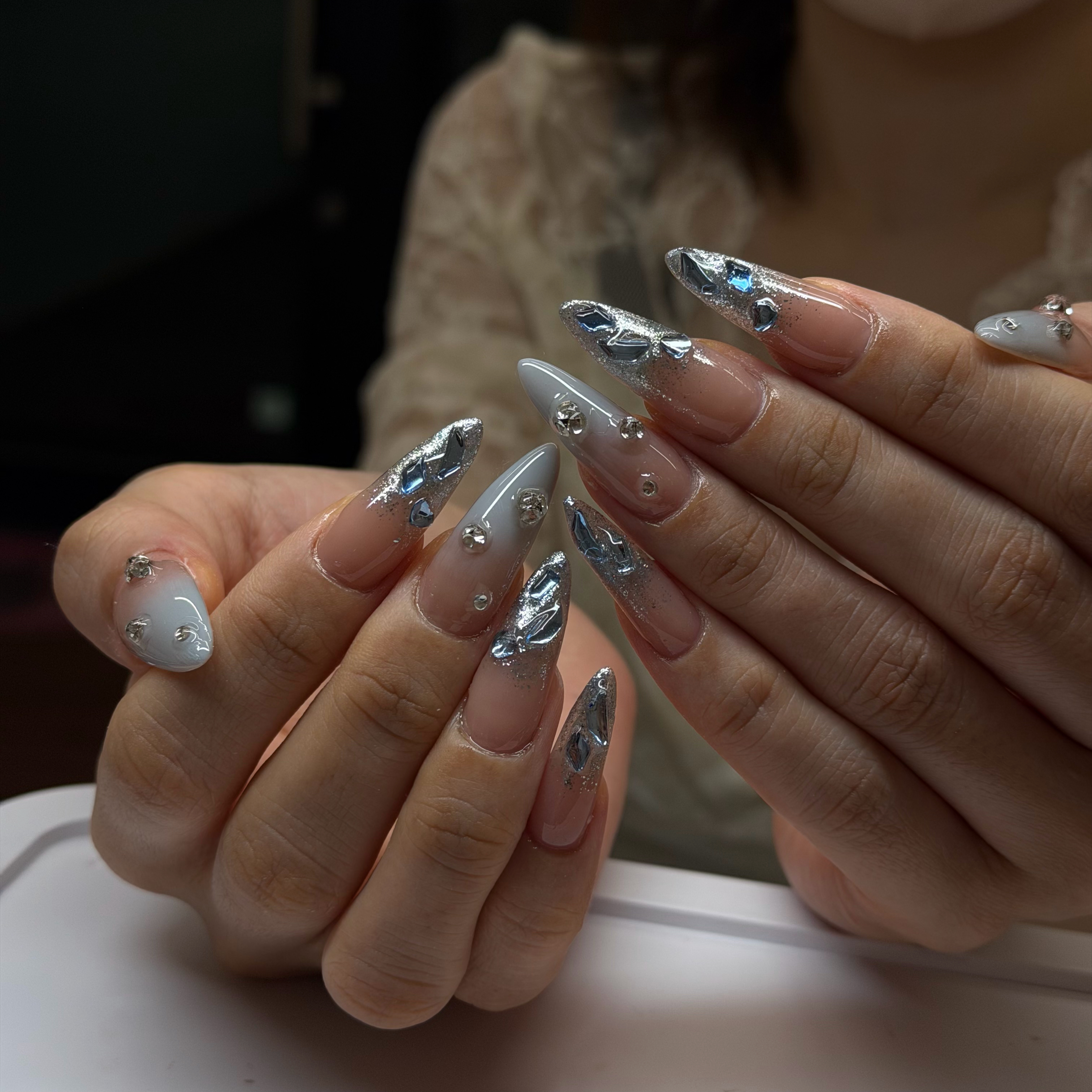 Nail_aina0