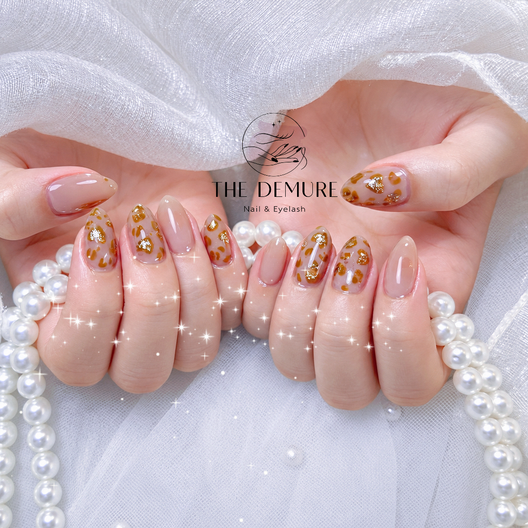 nail_Demure