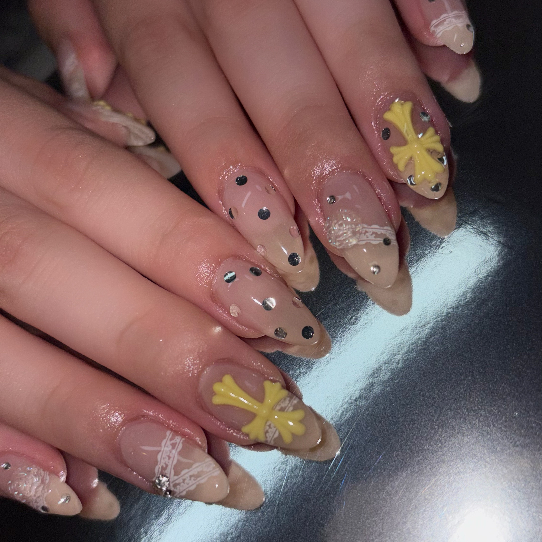 nyu_nail