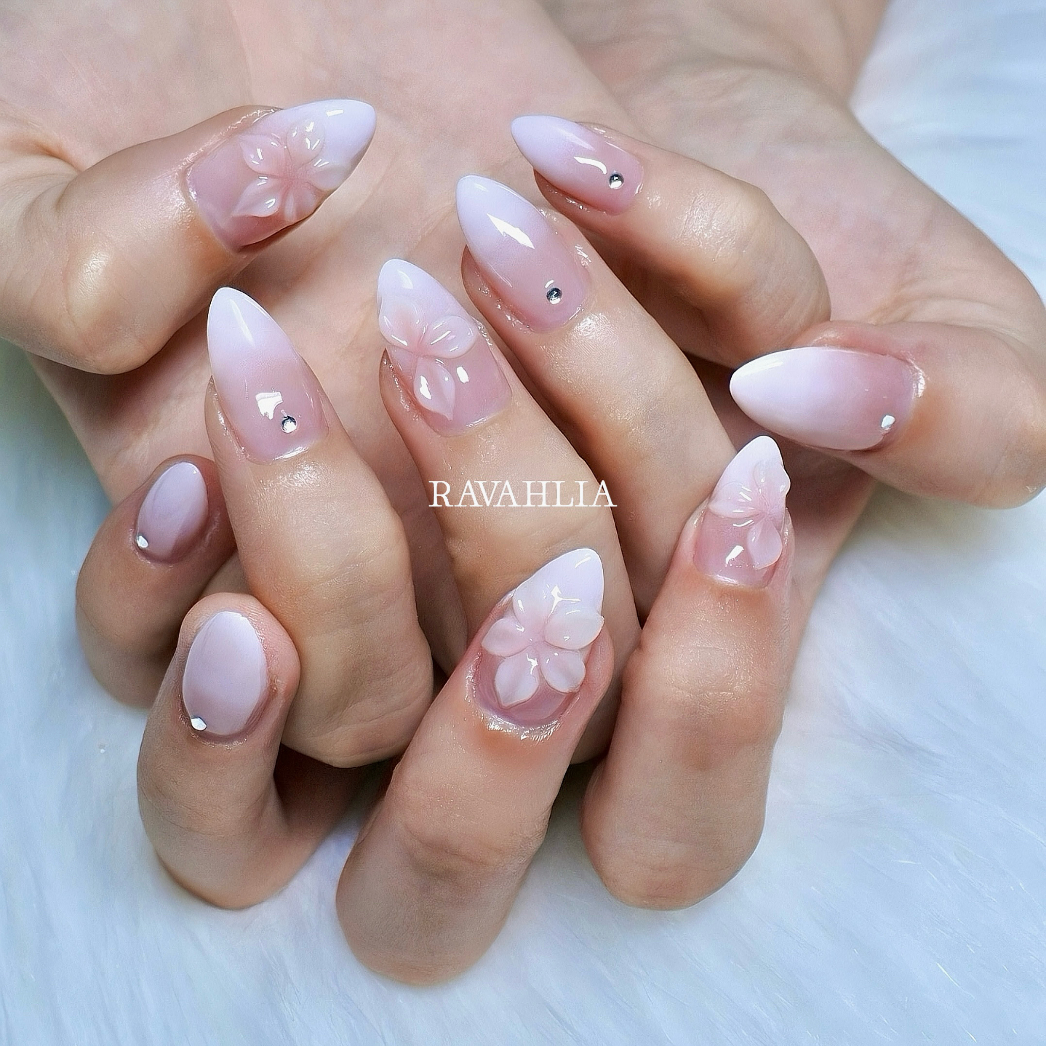 Ravahlia_nails