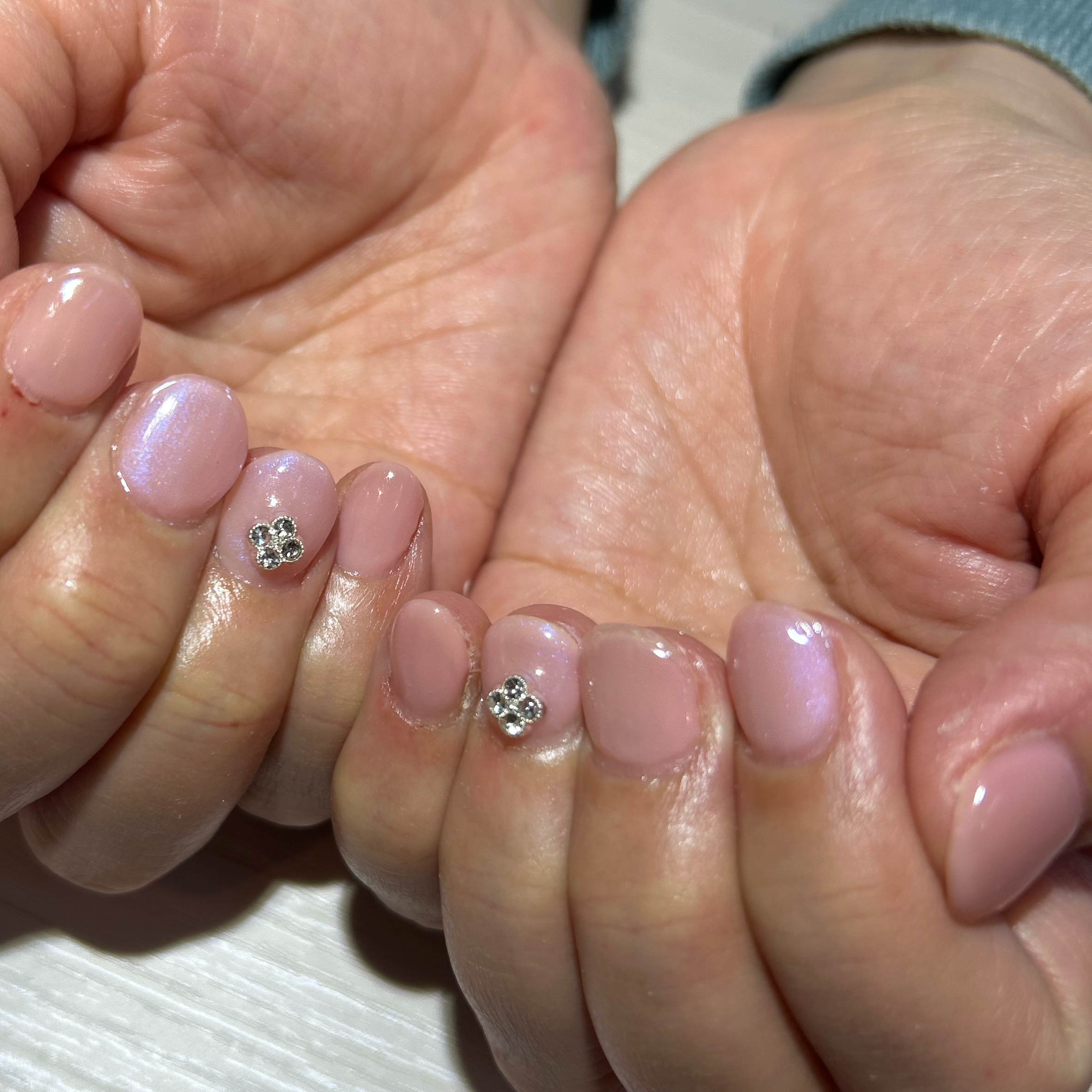 Kiki_to_nail