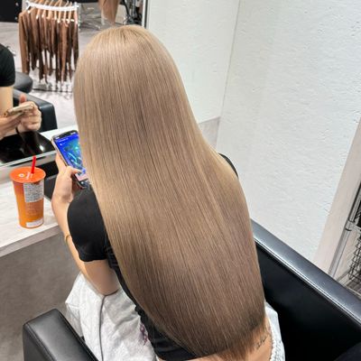 【Wブリーチカラー＋カット✂️】ハイトーン、ブロンドにしたい方💋🤍