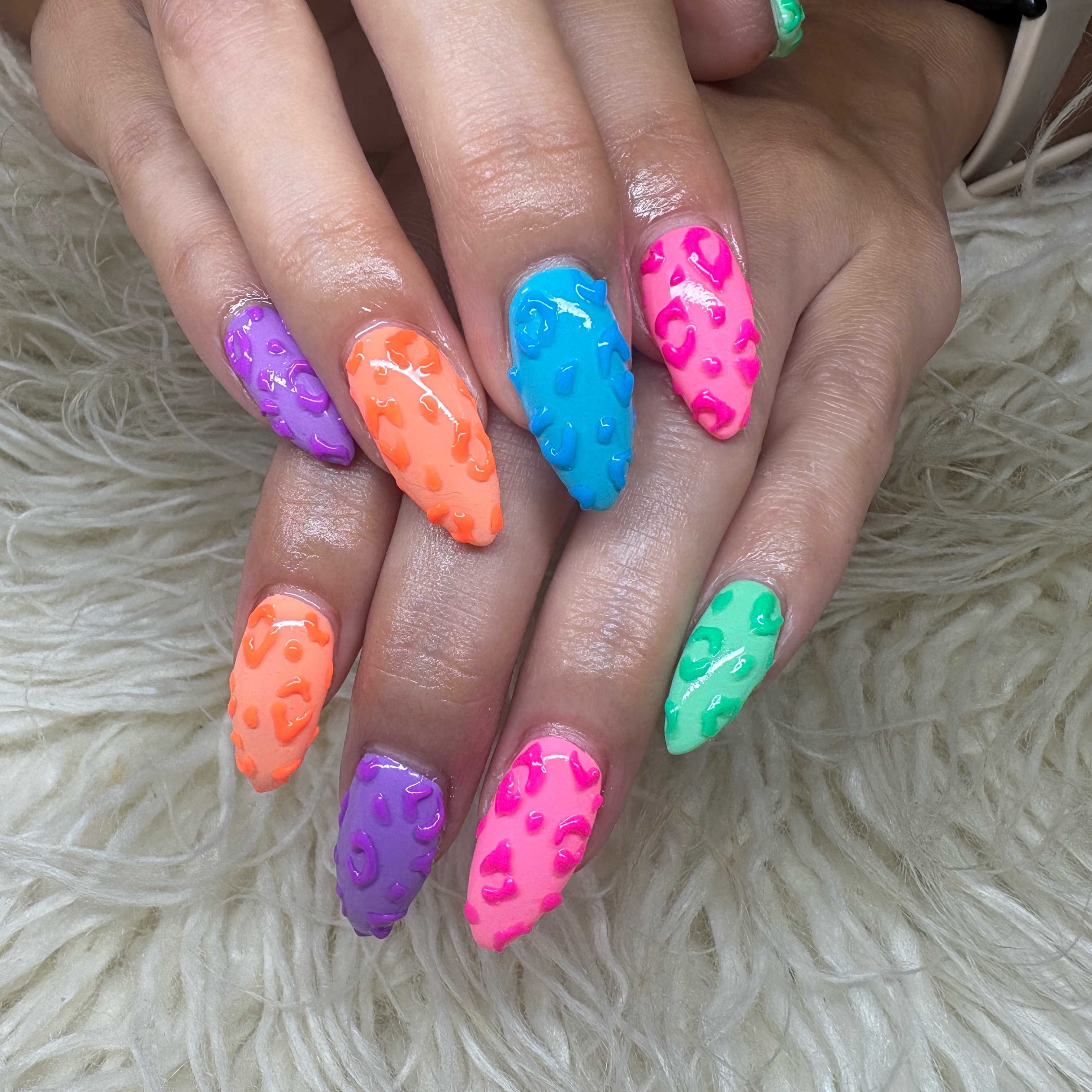 Nail_salon_LuaR