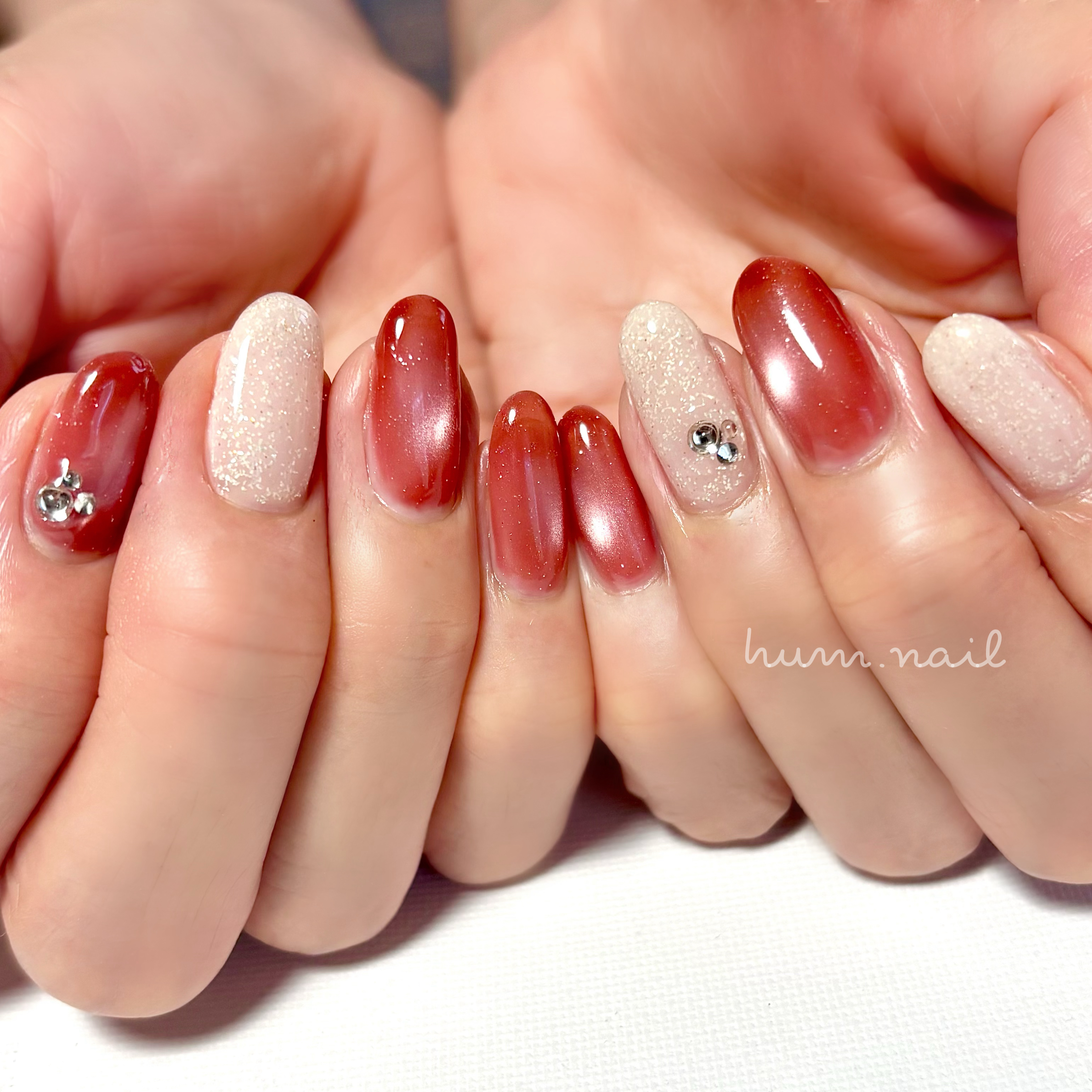hum.nail