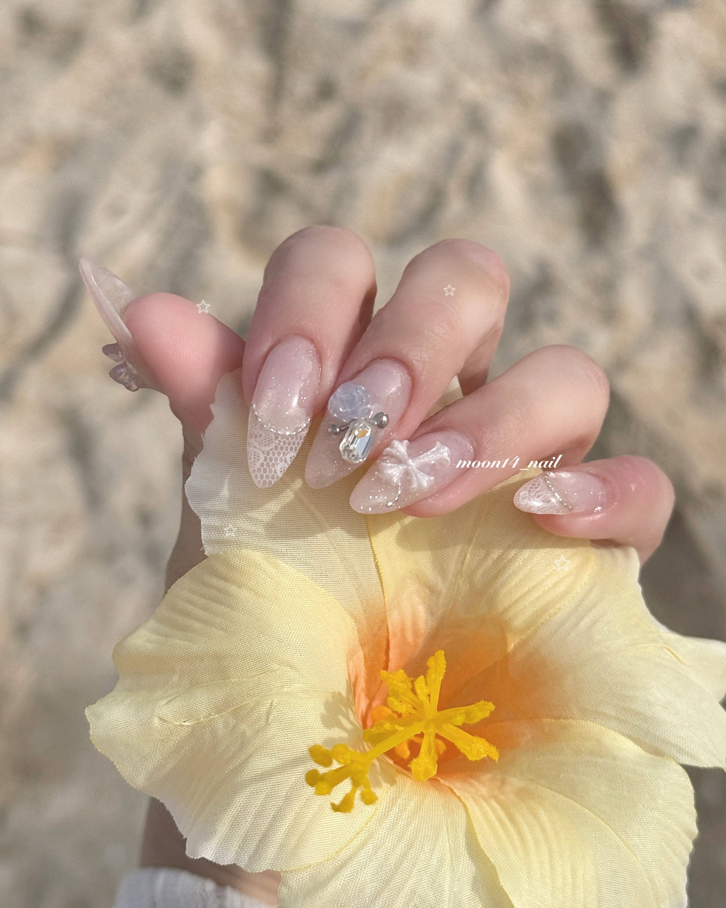 moon14_nail