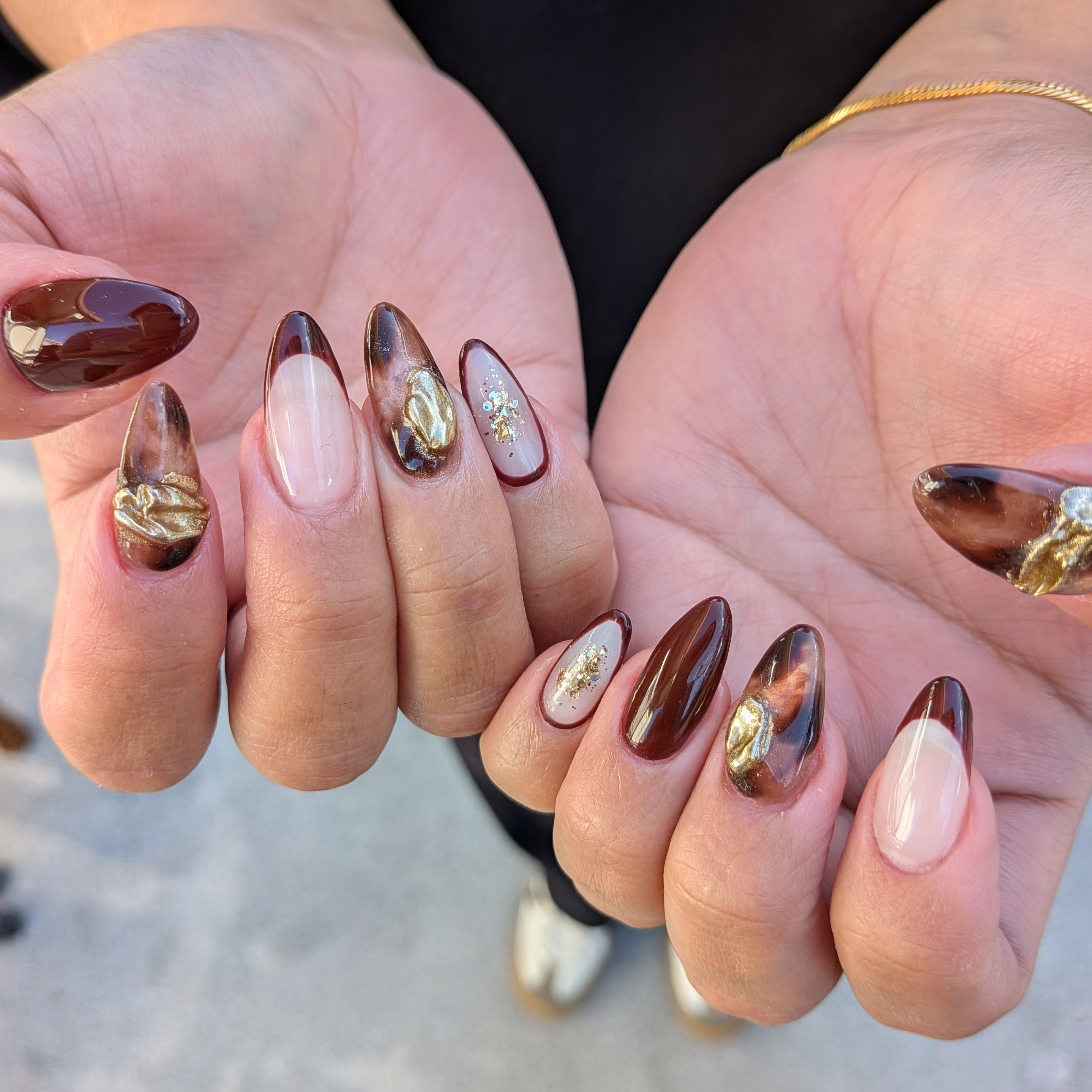 lis.___nail