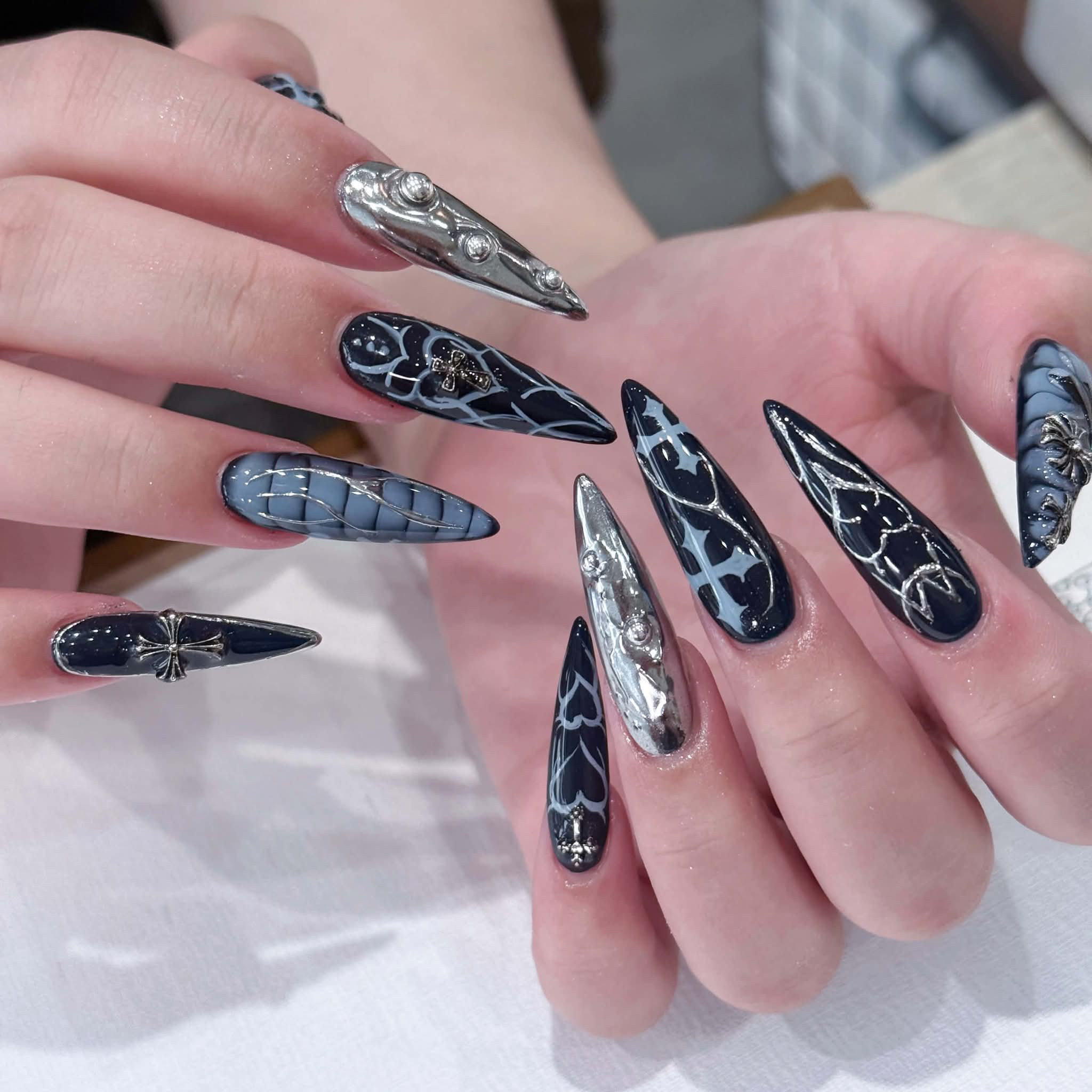 NAILS168_AN