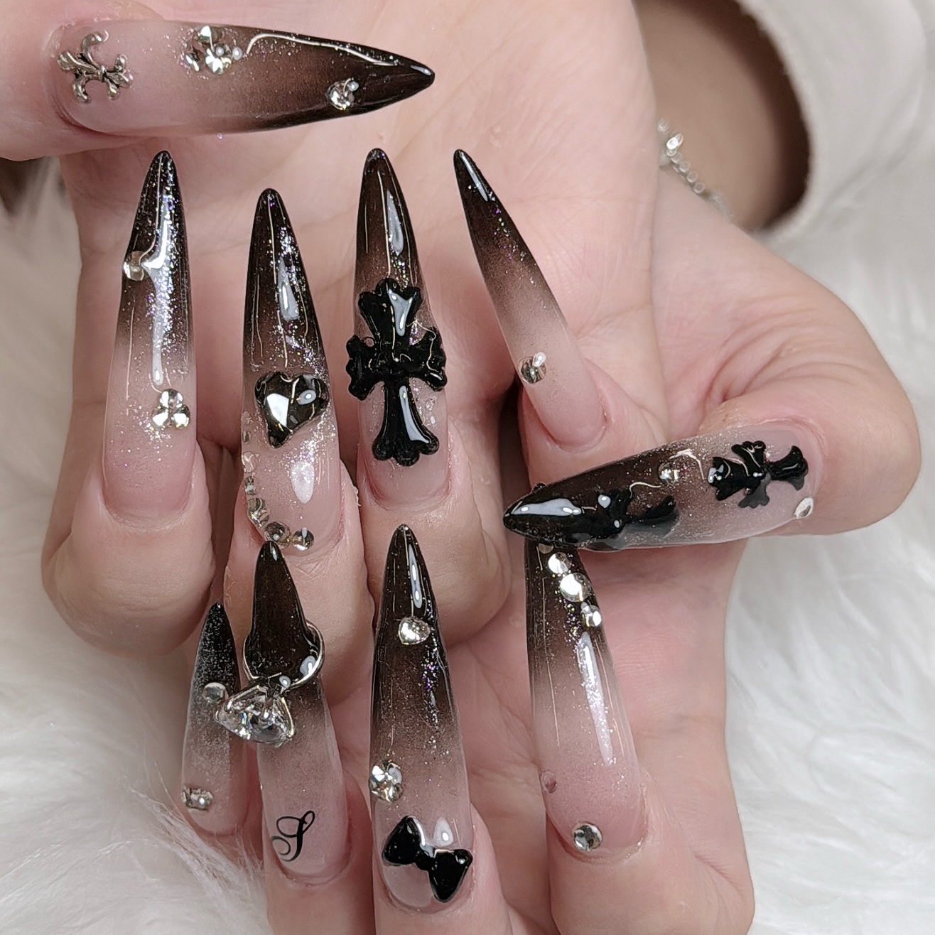 Vp1hue_nail