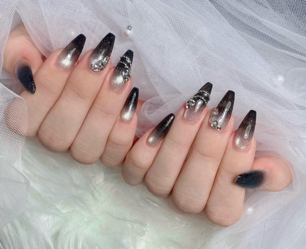Julie_nail