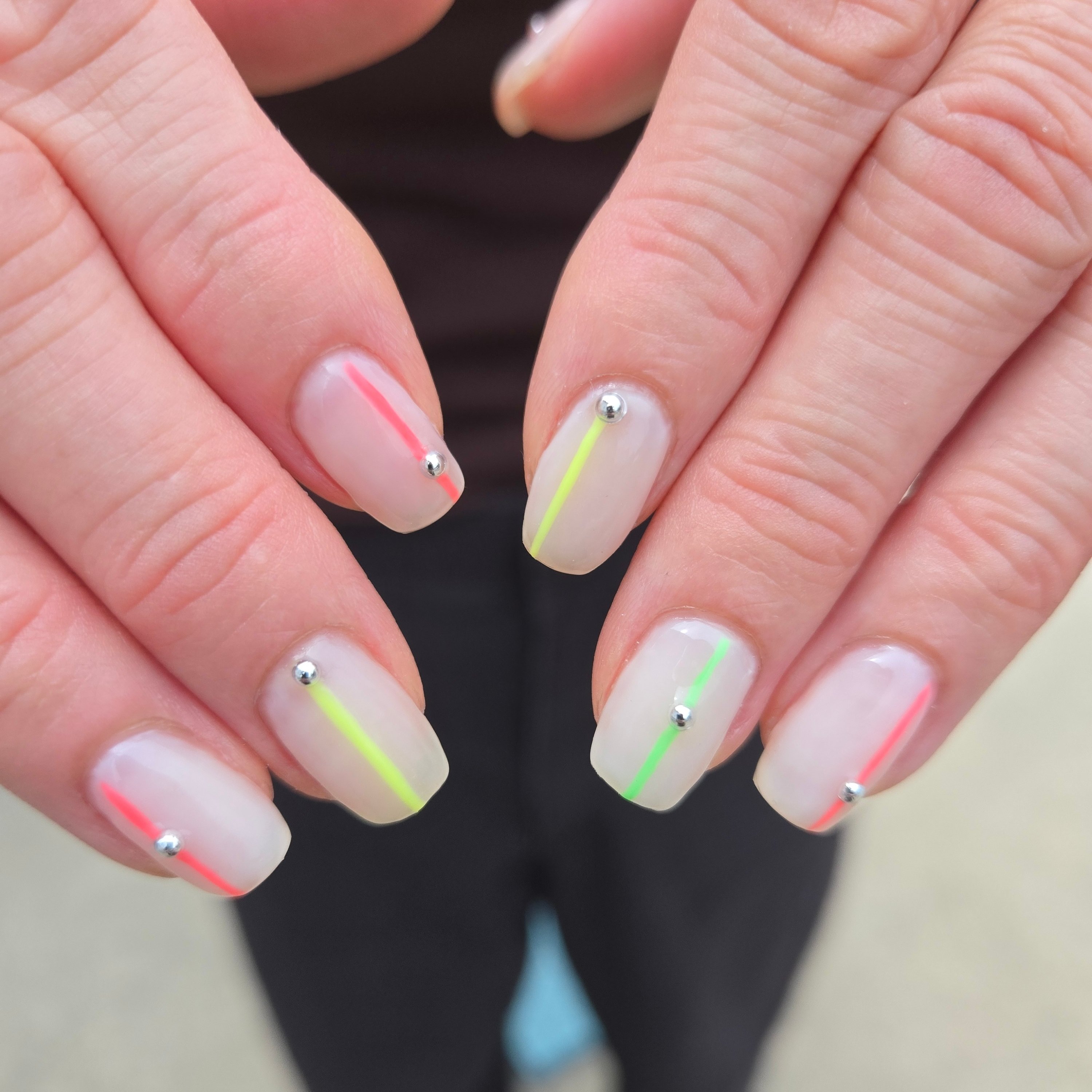 emust.nail